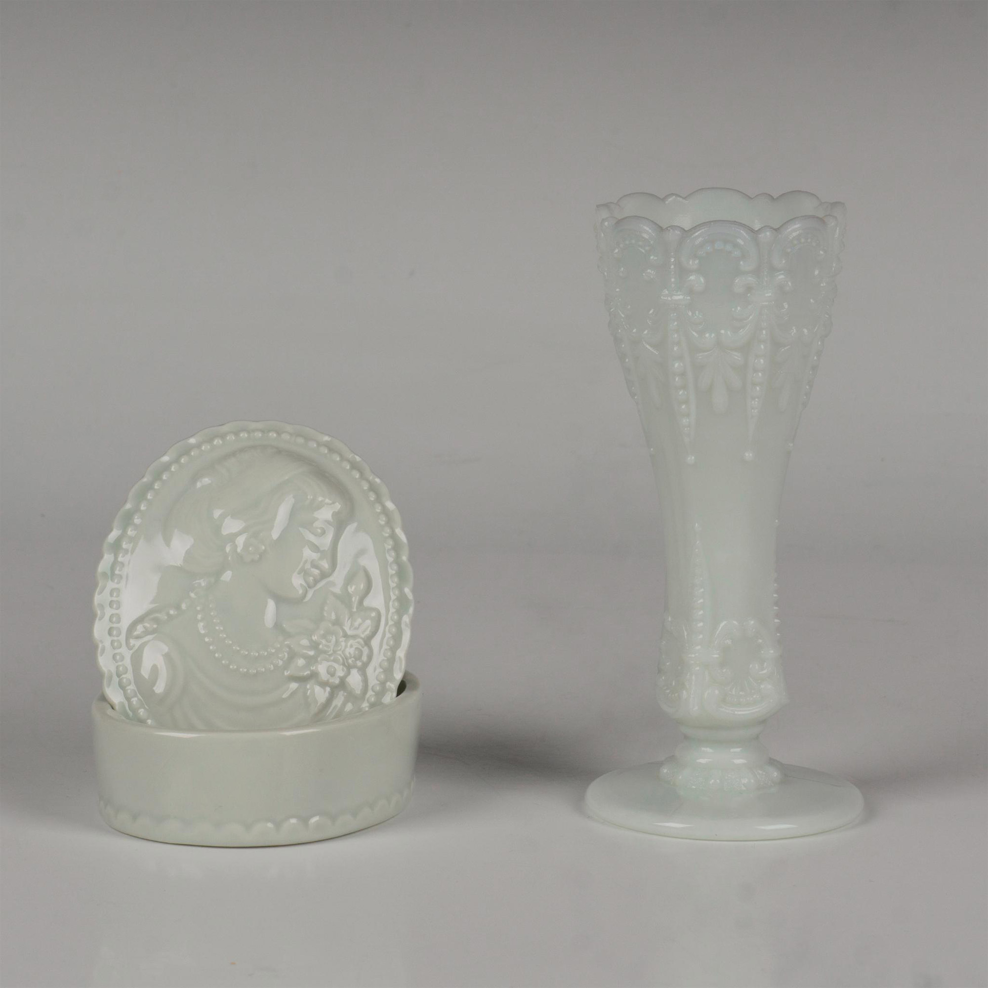 2pc Milk Glass and Porcelain Pair, Keepsake Box & Vase - Image 4 of 6