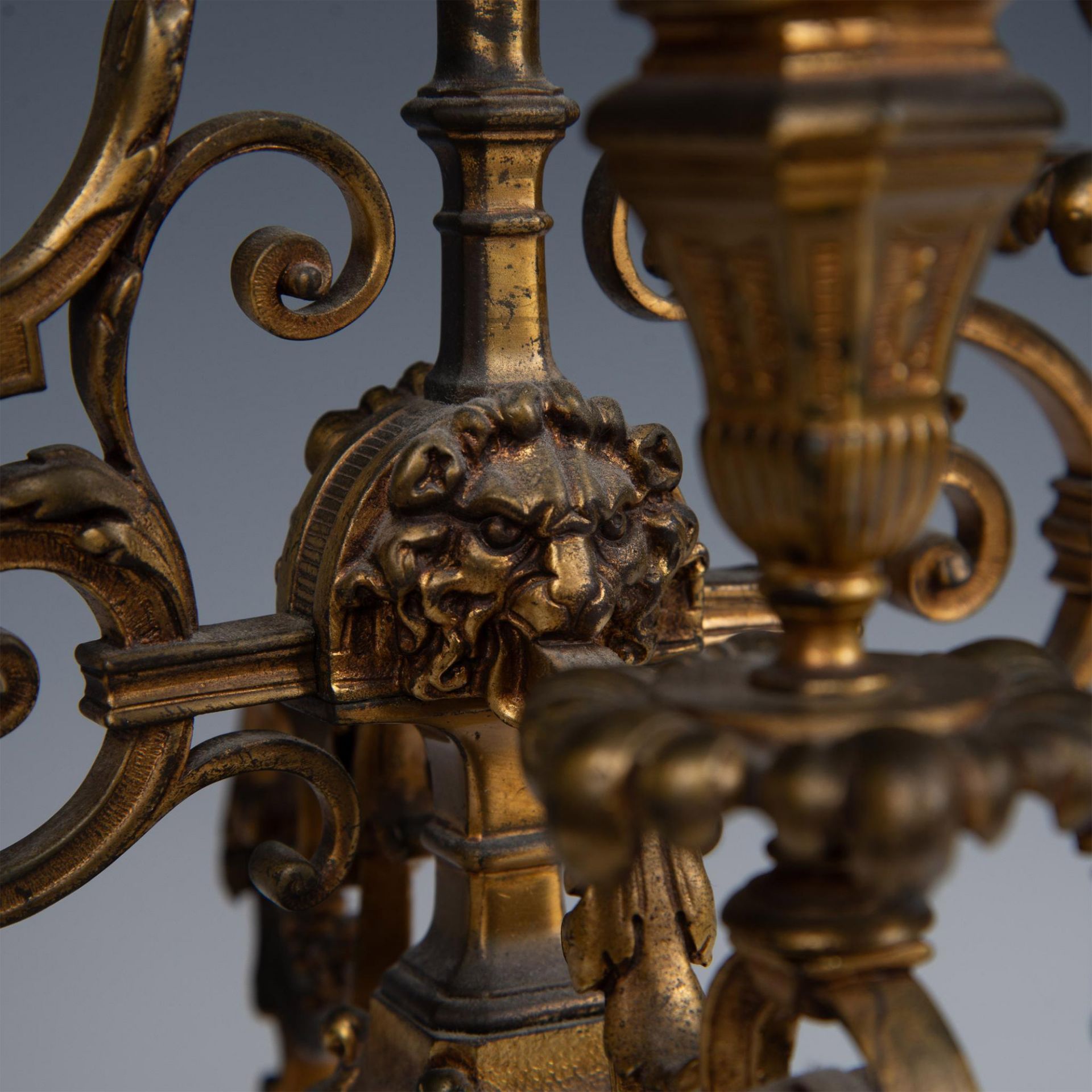 Pair of Brass Baroque Style Candelabras - Bild 7 aus 8