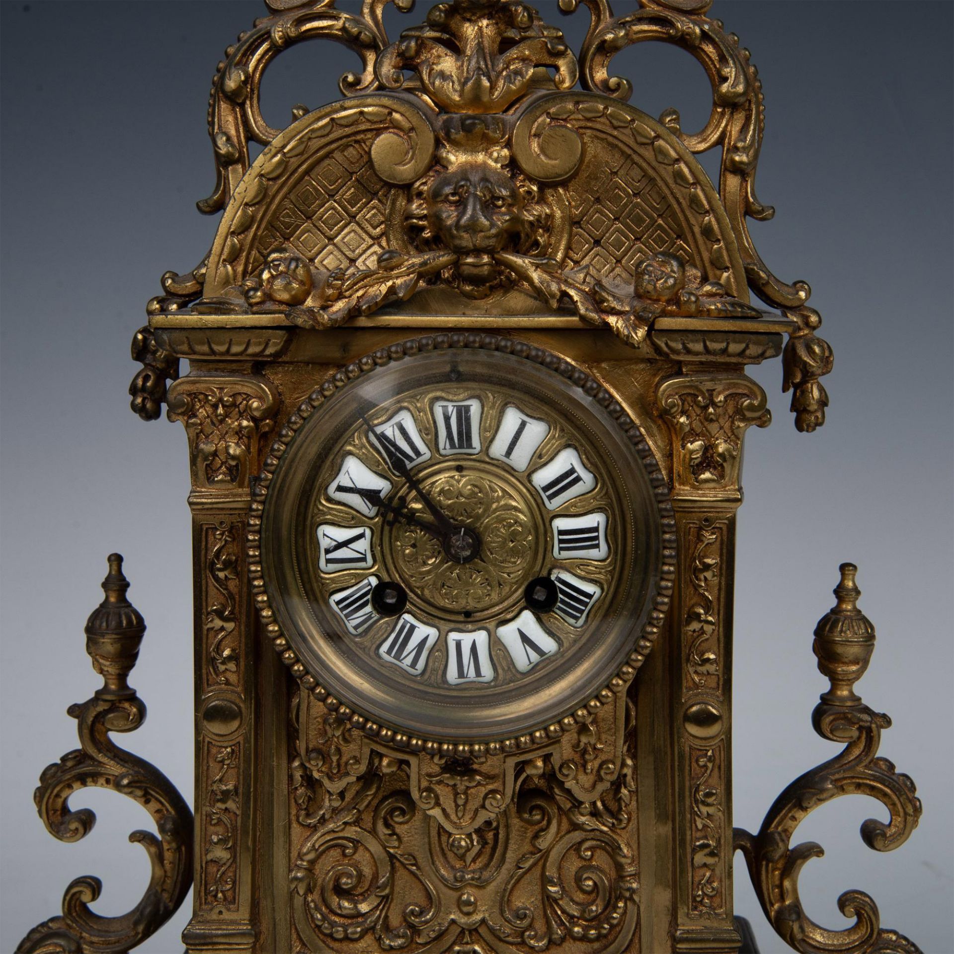 Elaborate Brass Mantle Clock, Lion Face Motif - Bild 4 aus 10