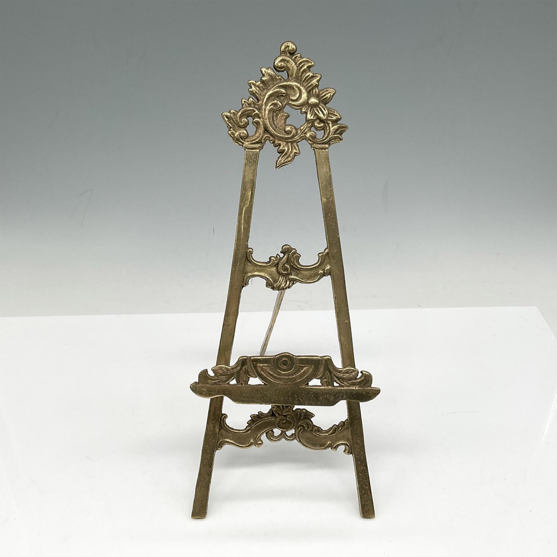 2pc Brass Art-Book Stand with 48" Table Runner - Image 3 of 3