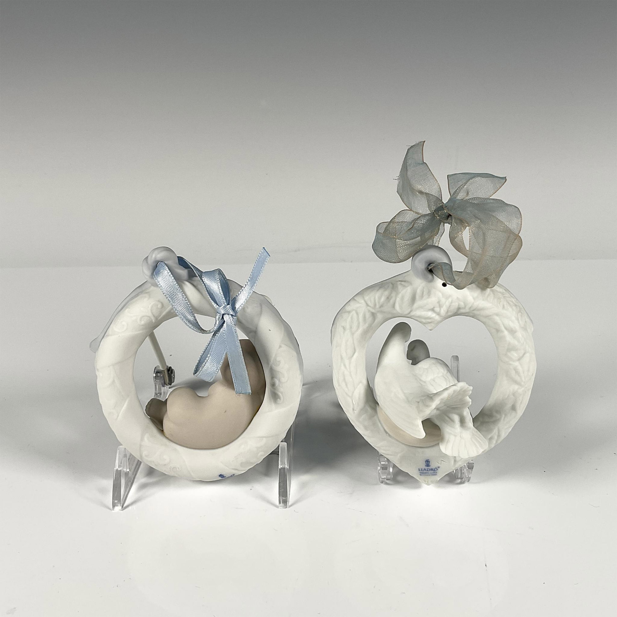 Pair of Lladro Porcelain 2001 and 2005 Christmas Ornaments - Image 2 of 3