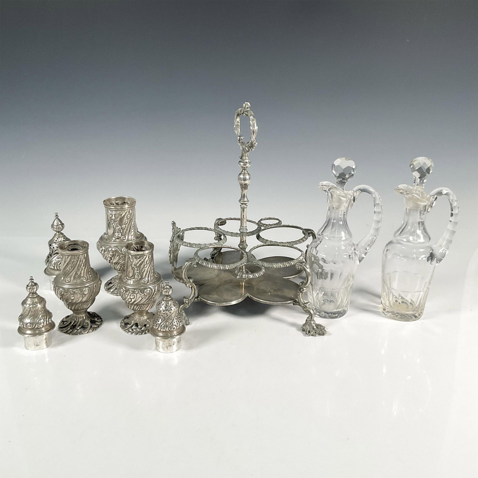 18th Century John Delmestre Silver Cruet Set - Image 6 of 9