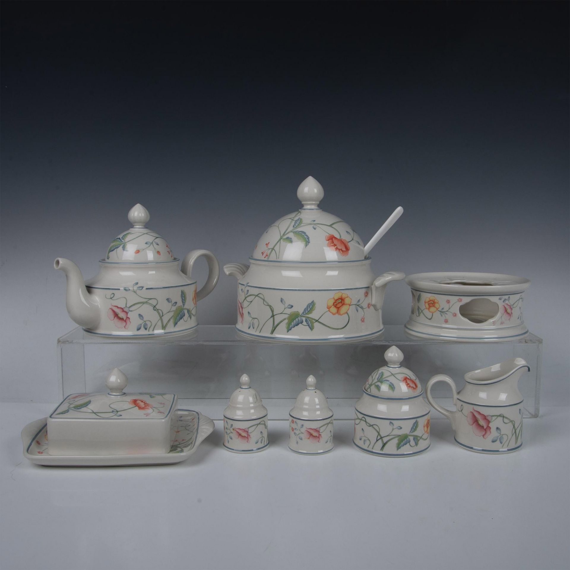 7pc Villeroy and Boch Tableware Grouping, Albertina Pattern