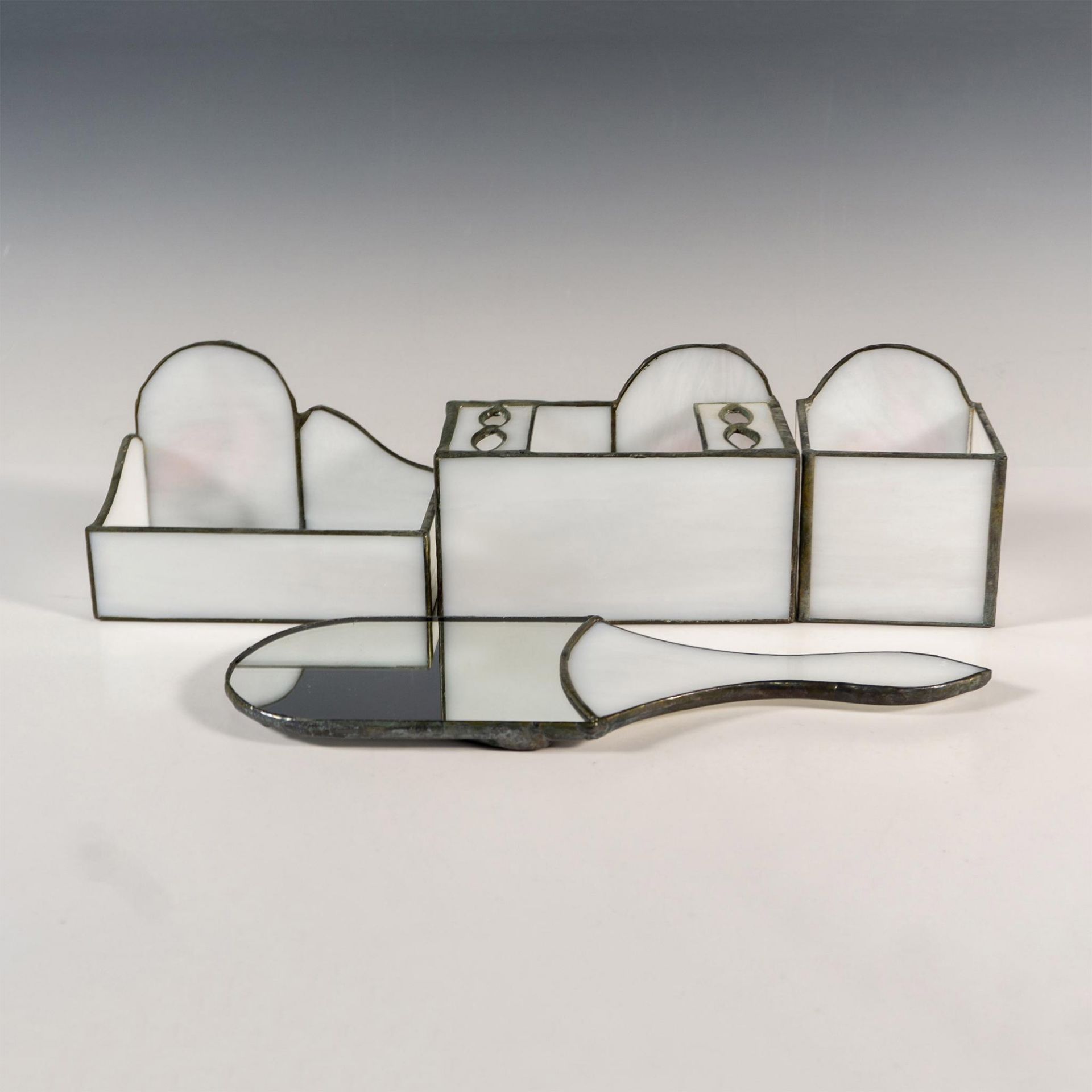 4pc Acrylic Stained Glass Motif Flamingo Dresser Accessories - Bild 2 aus 3