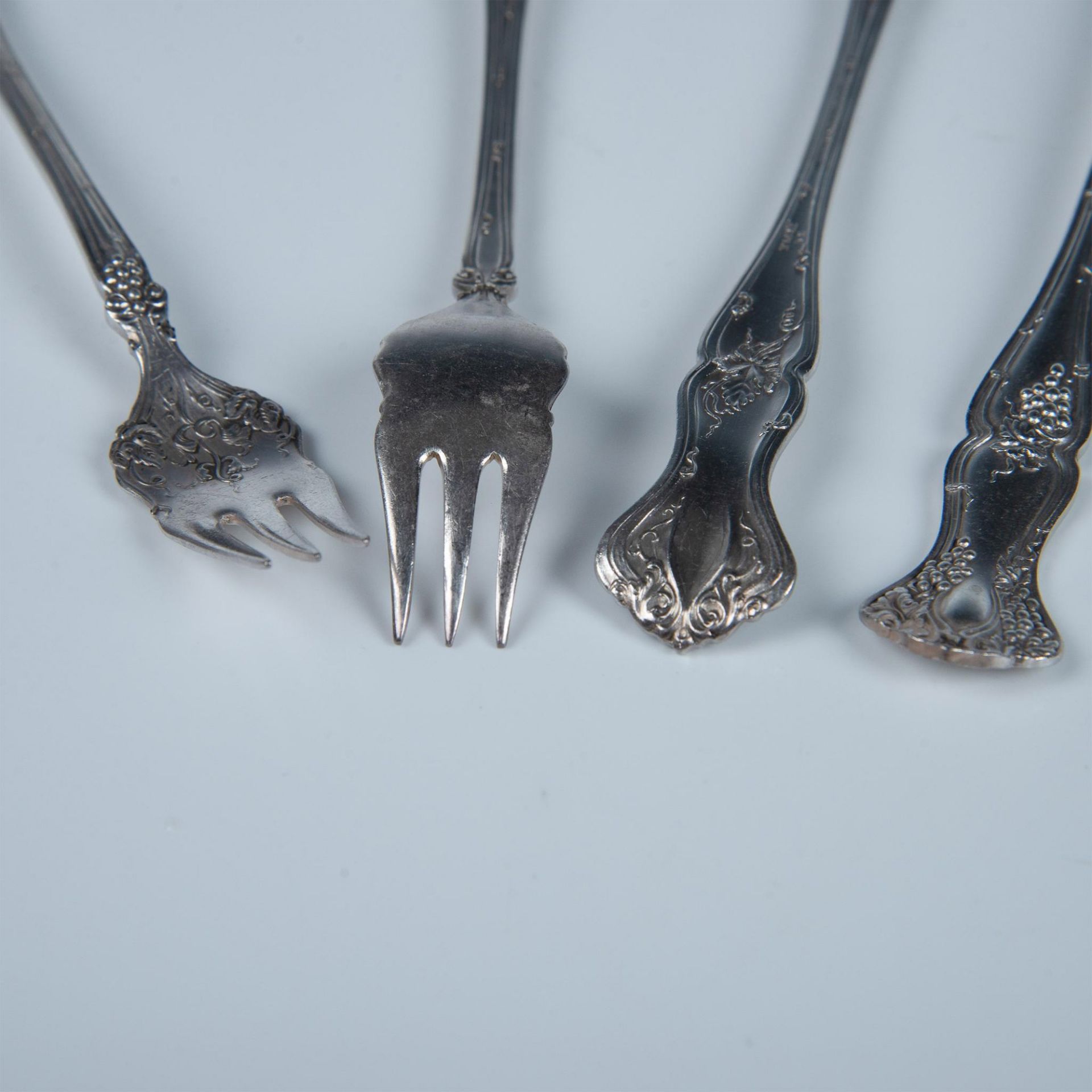 11pc Rogers Bros. 1847 Silverplate Oyster Forks, Vintage - Image 5 of 5