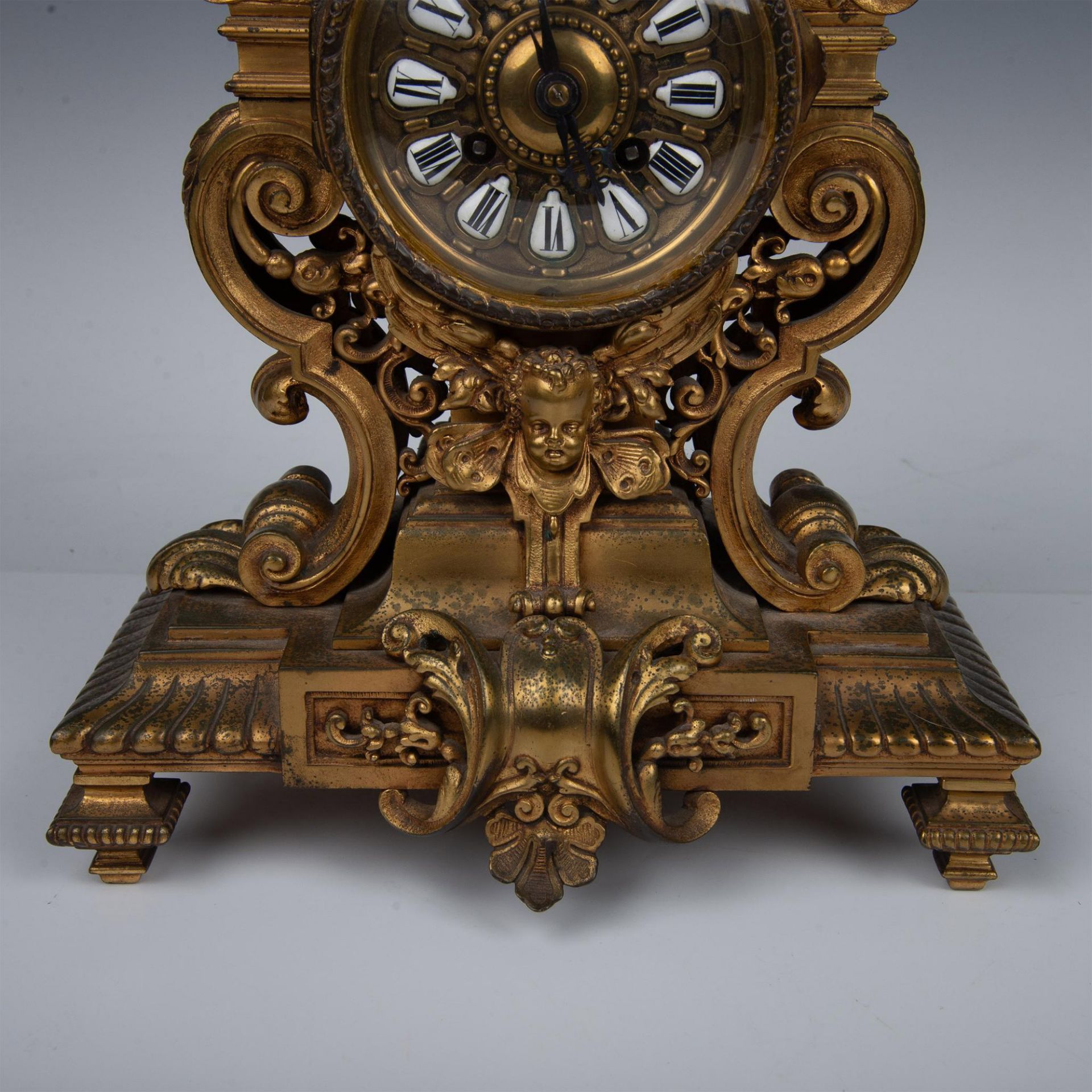 Elaborate Brass Mantle Clock, Cherub Face Motif - Image 4 of 9