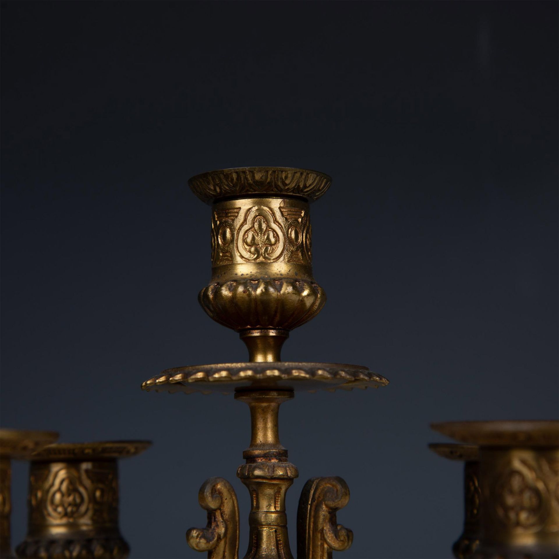 Pair of Brass Baroque Style Mantel Candelabras - Bild 5 aus 7