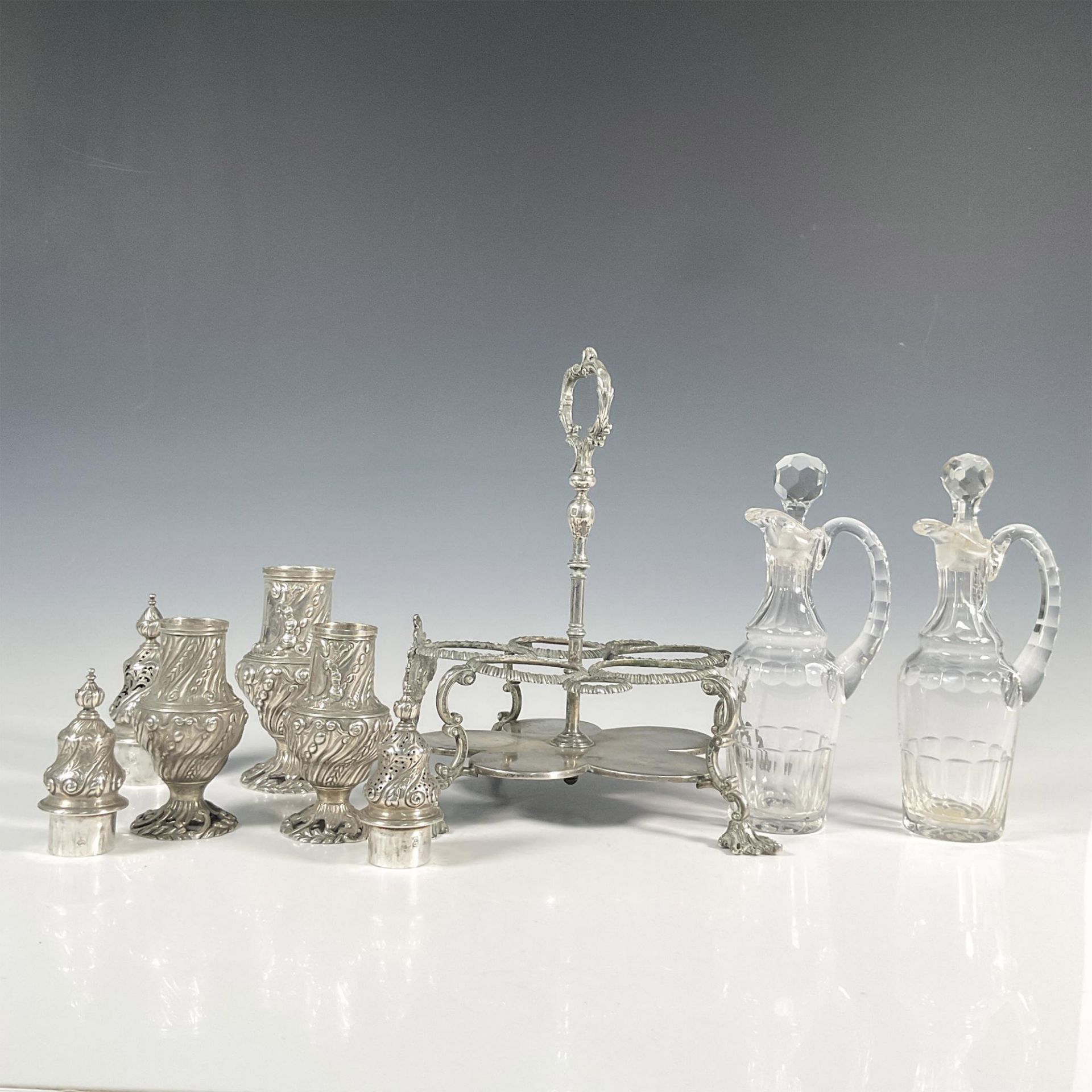 18th Century John Delmestre Silver Cruet Set - Image 7 of 9