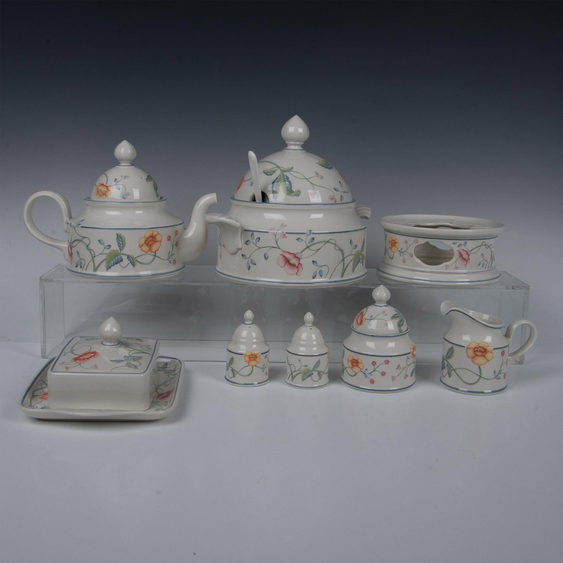 7pc Villeroy and Boch Tableware Grouping, Albertina Pattern - Image 2 of 9
