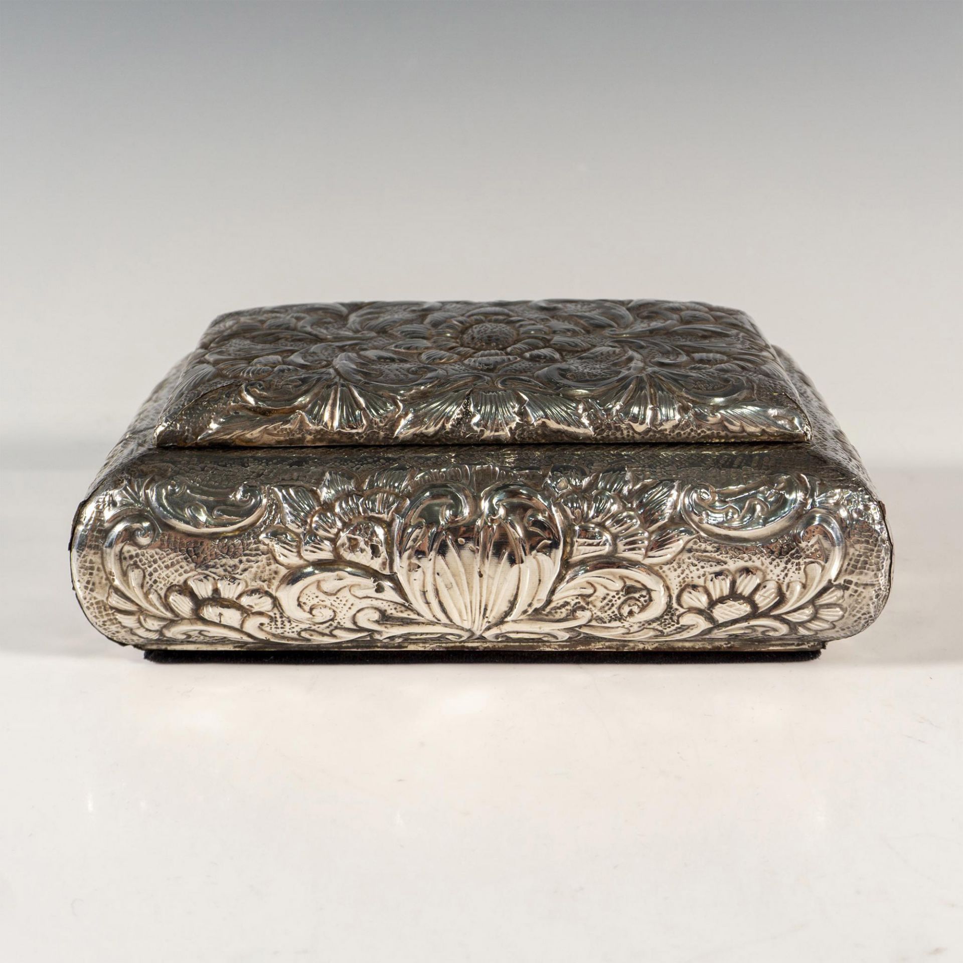 Vintage Sterling Silver Floral Jewelry Box - Image 2 of 4