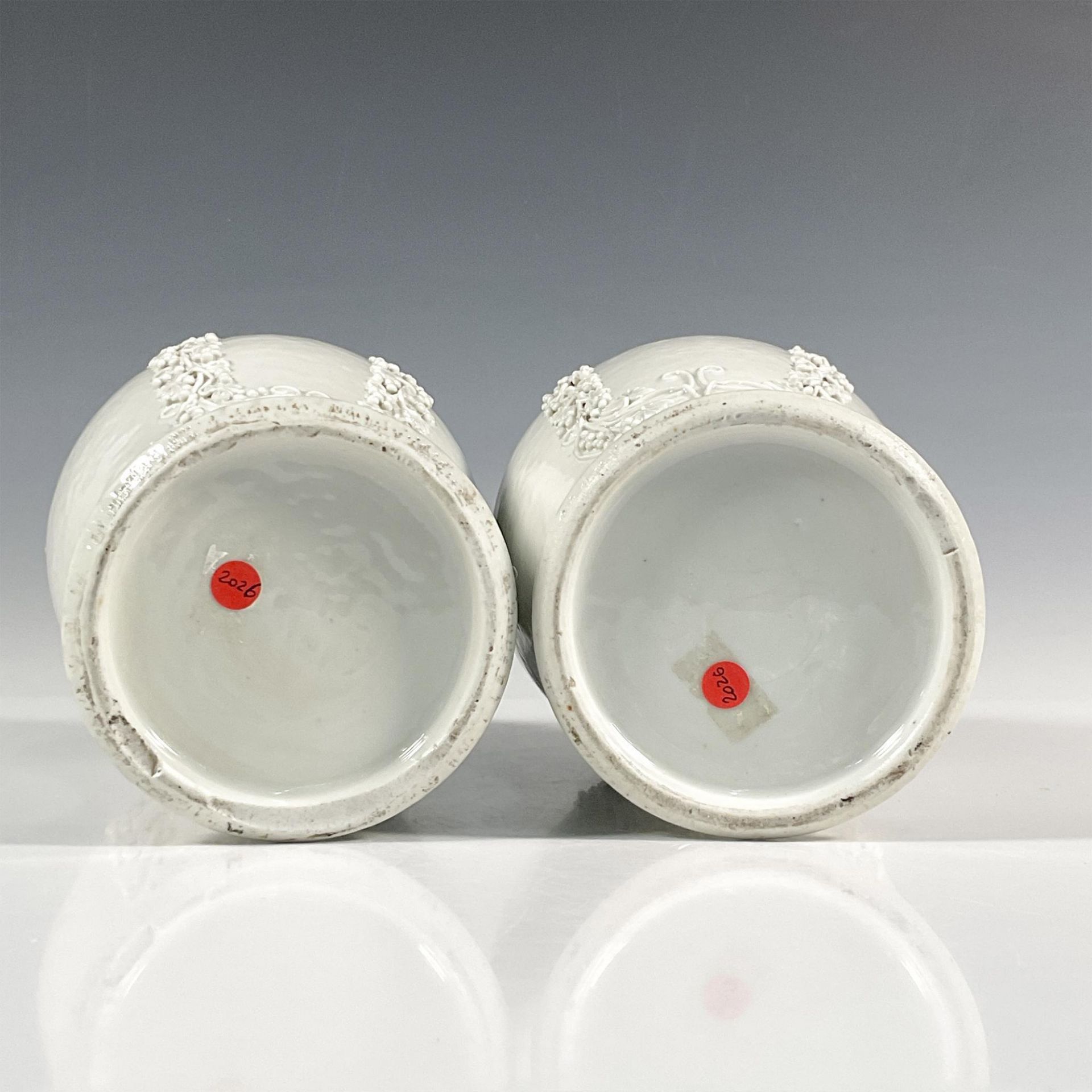 Pair of Chinese Dehua Porcelain Meiping Vases - Image 3 of 4
