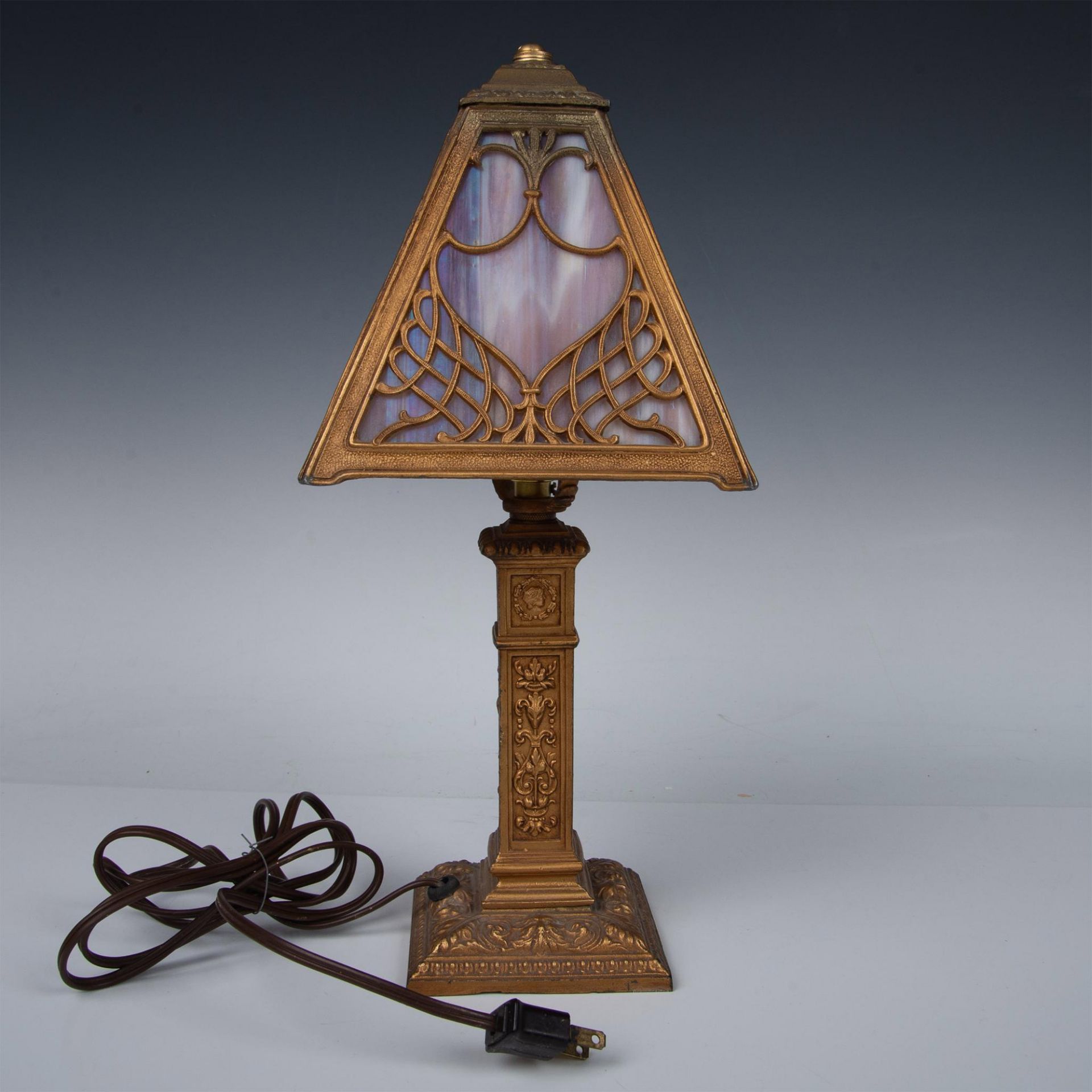 Vintage Marble Glass Boudoir Lamp, Brass Colored Filigree - Bild 5 aus 7