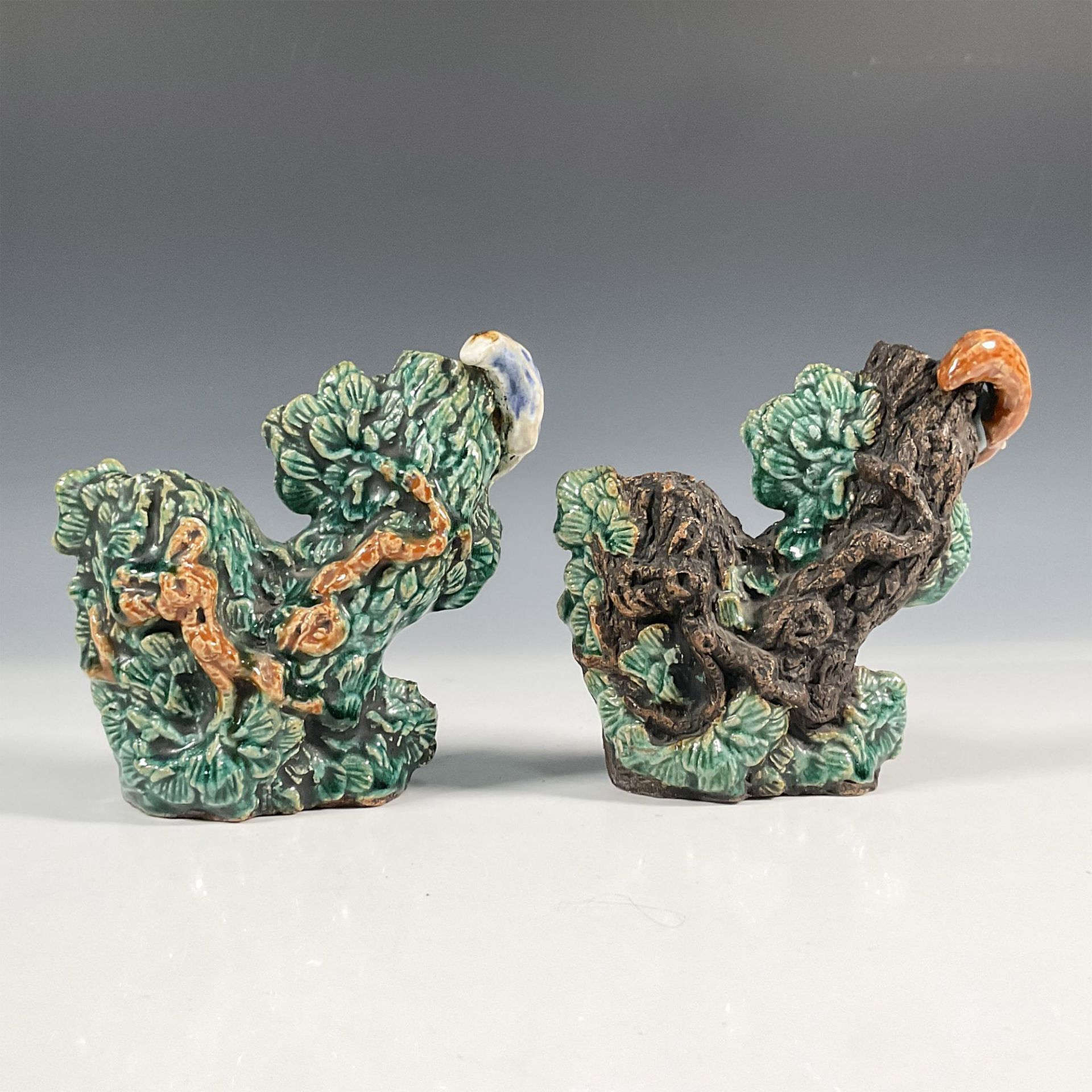 Pair of Majolica Glazed Porcelain Candle Holders - Bild 3 aus 4