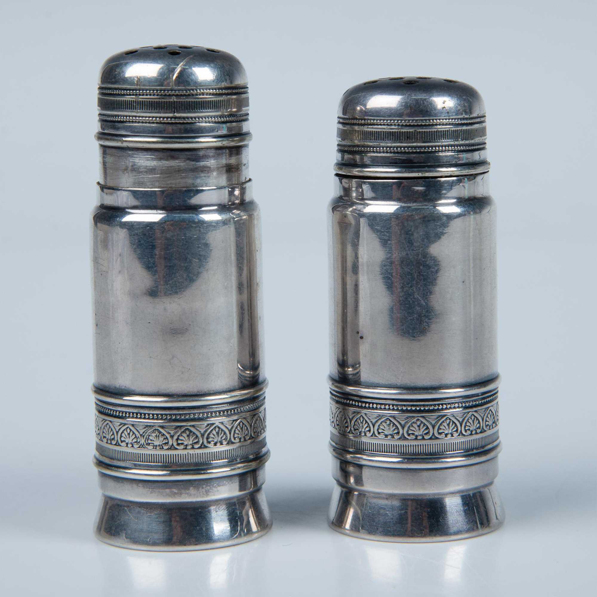 2pc Vintage Gorham Silverplate Salt and Pepper Shakers - Image 4 of 4