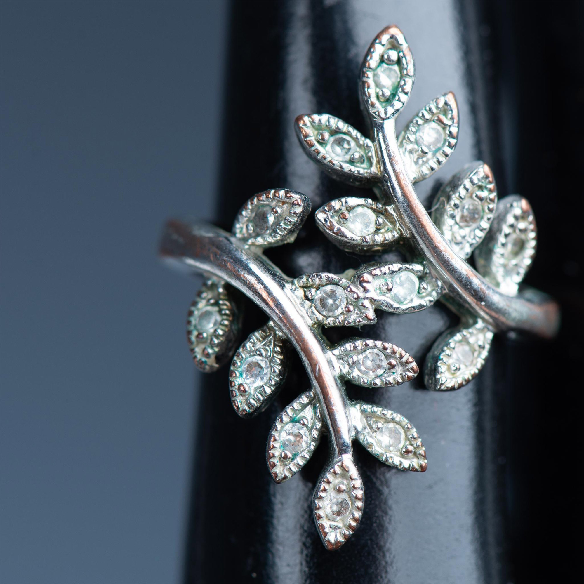 Lovely Silver Metal & Rhinestone Leaf Wrap Ring - Bild 4 aus 4