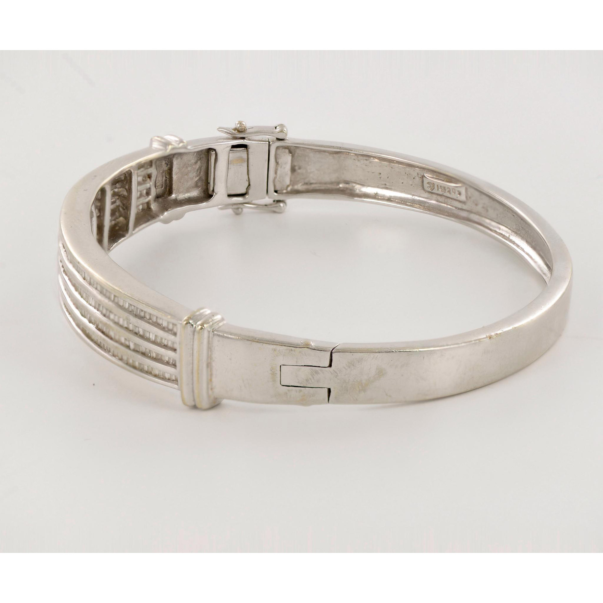 Exquisite Vintage 14K White Gold and Diamond Bangle Bracelet - Image 3 of 7