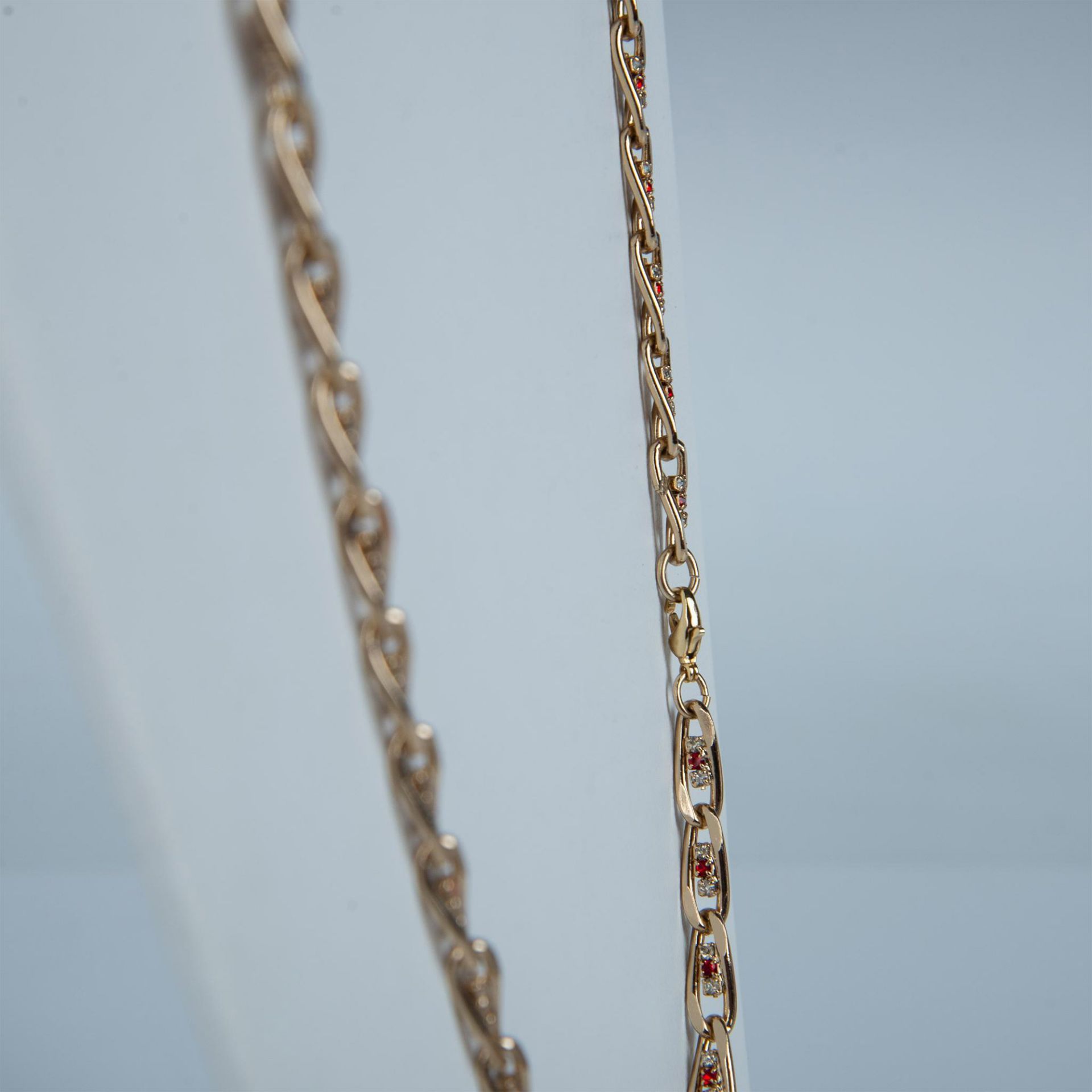Unique Gold Metal & Crystal Chain Necklace - Image 2 of 3