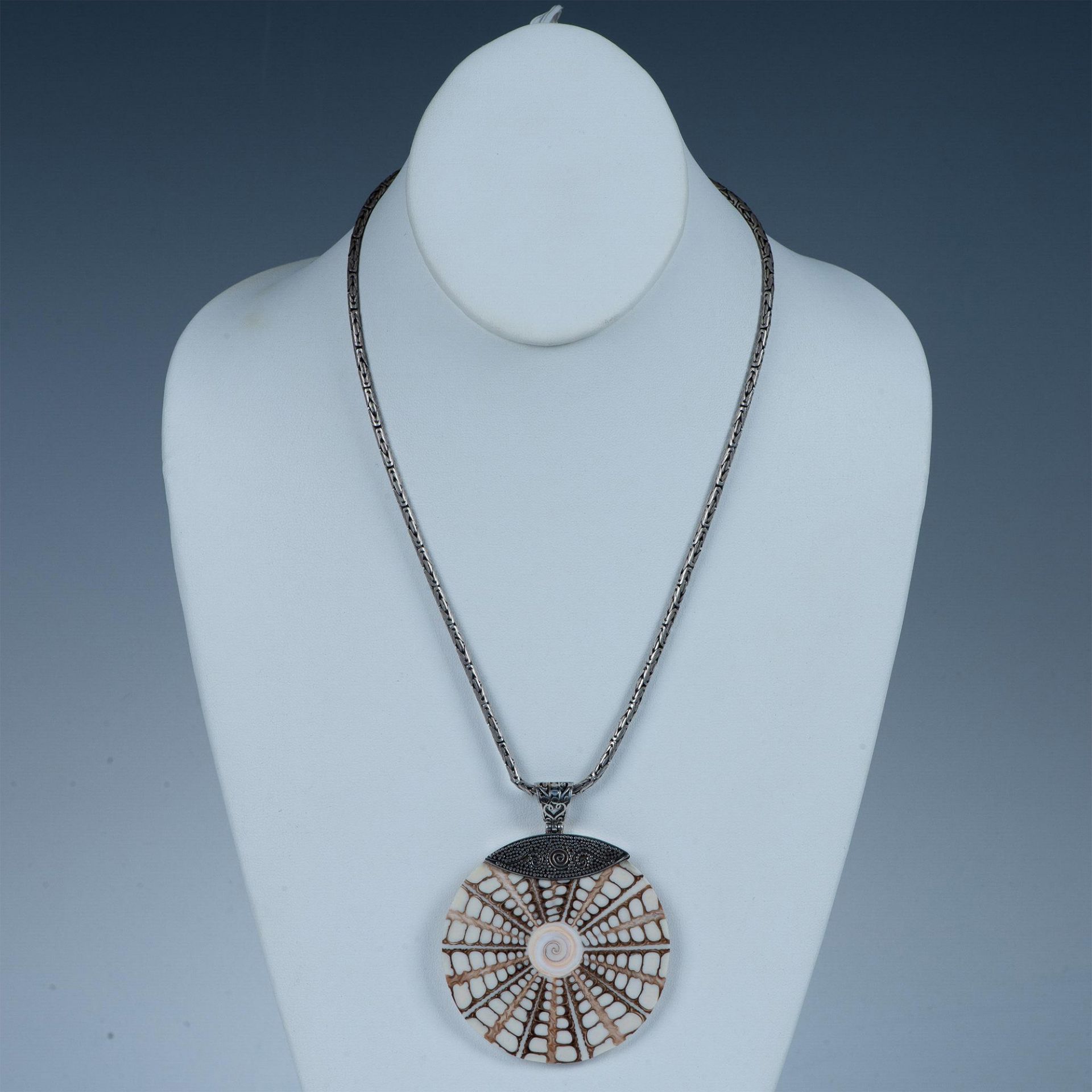 Bold Sterling Silver & Cone Shell Pendant Necklace - Image 2 of 4