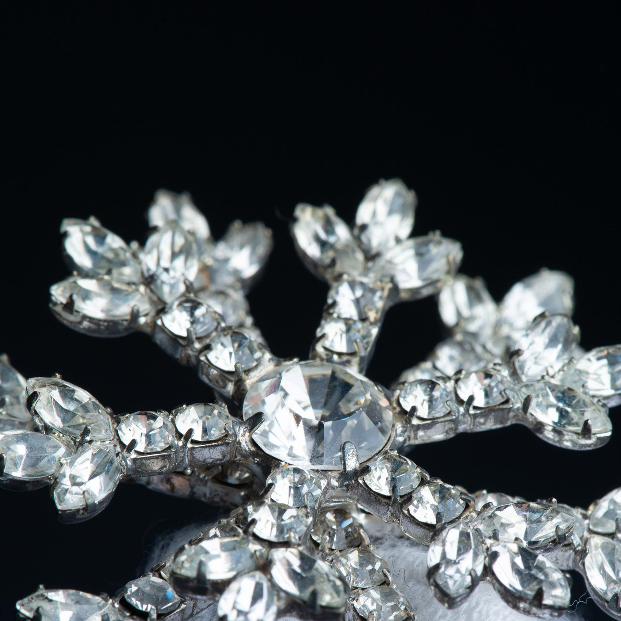 Cute Sparkling Rhinestone Snowflake Brooch Pin - Image 3 of 4