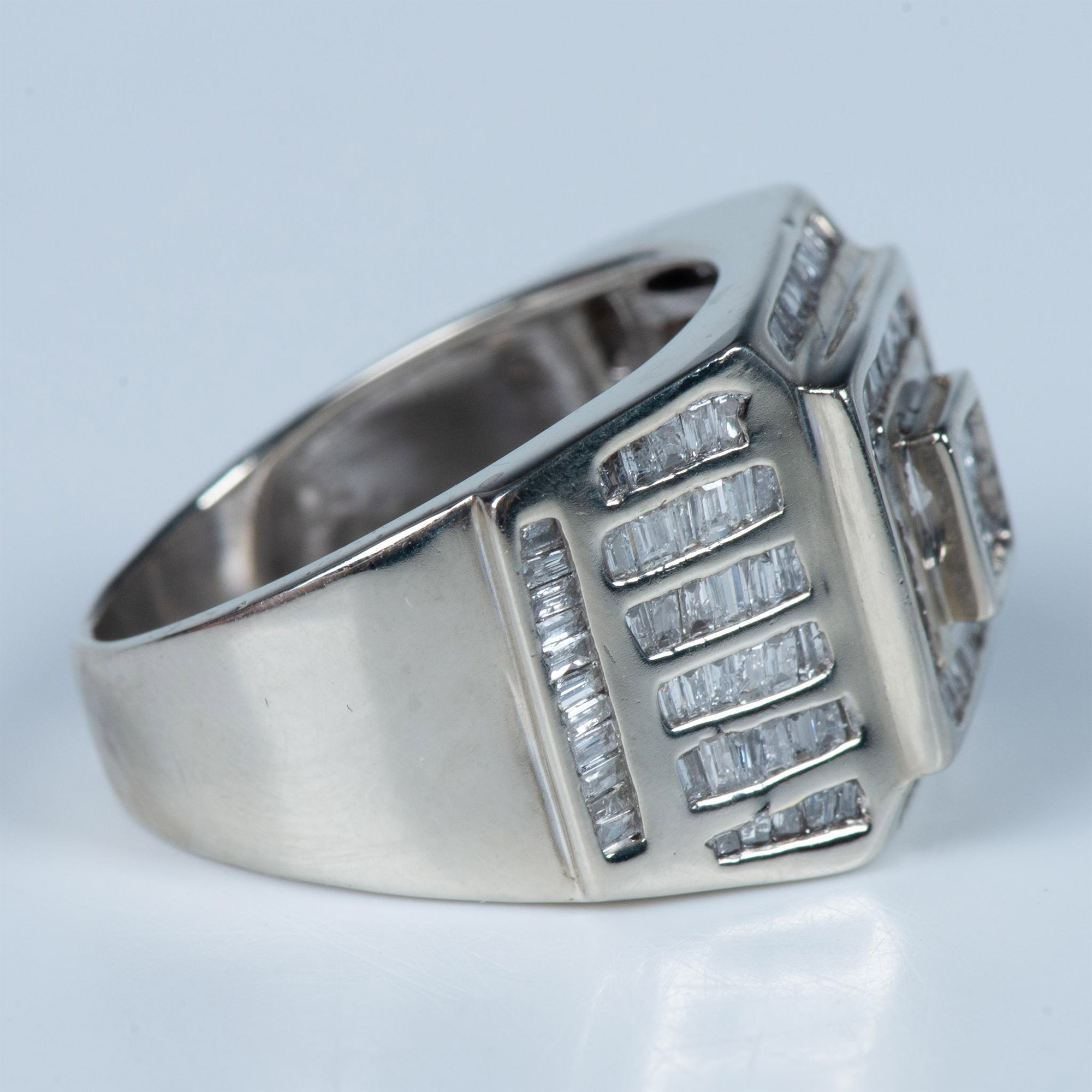 Striking 14K White Gold and 132-Diamond Ring - Image 5 of 7