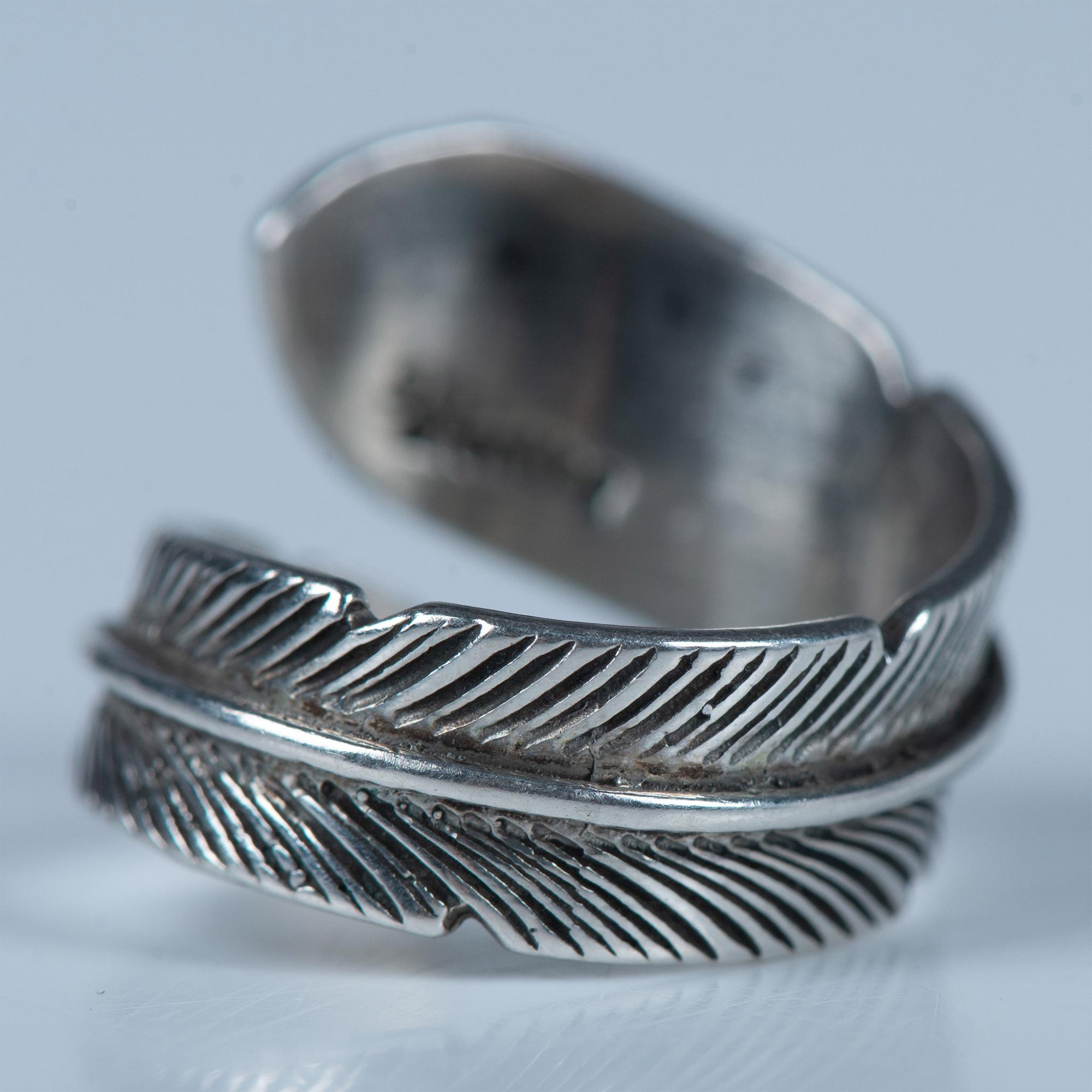 Pretty Native American Sterling Silver Feather Ring - Image 3 of 6