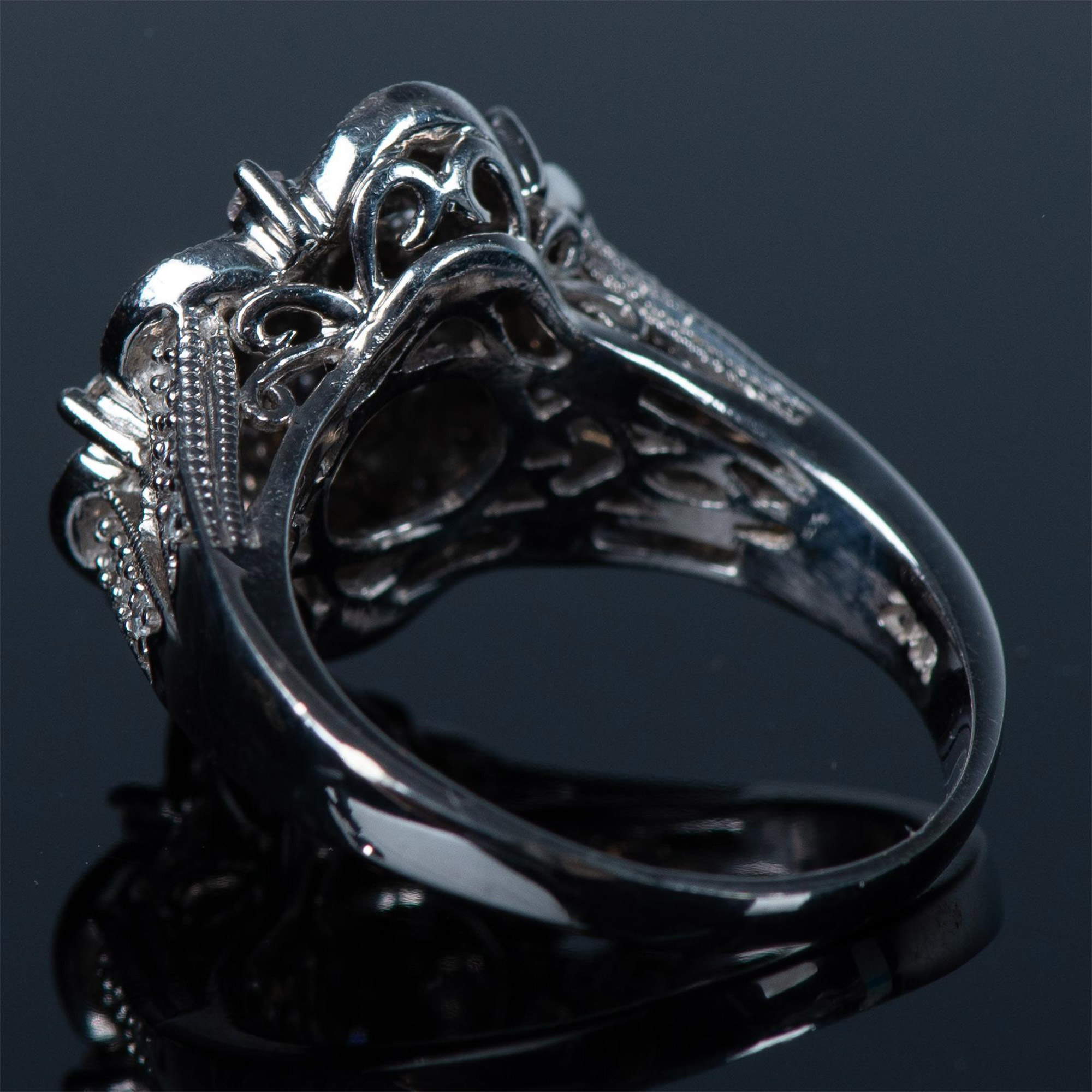 Sparkling 14K White Gold & Diamond Ring - Image 5 of 14