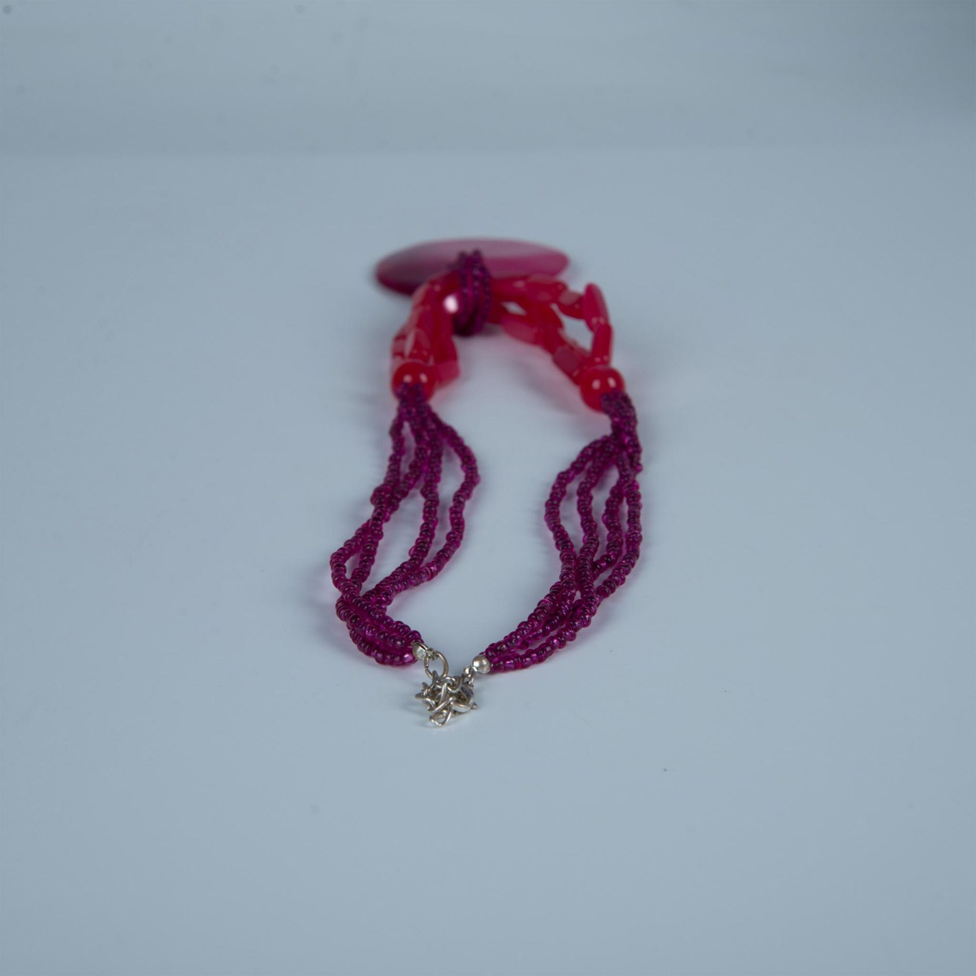Fabulous Multi-Strand Pink Bead and Shell Medallion Necklace - Bild 3 aus 3