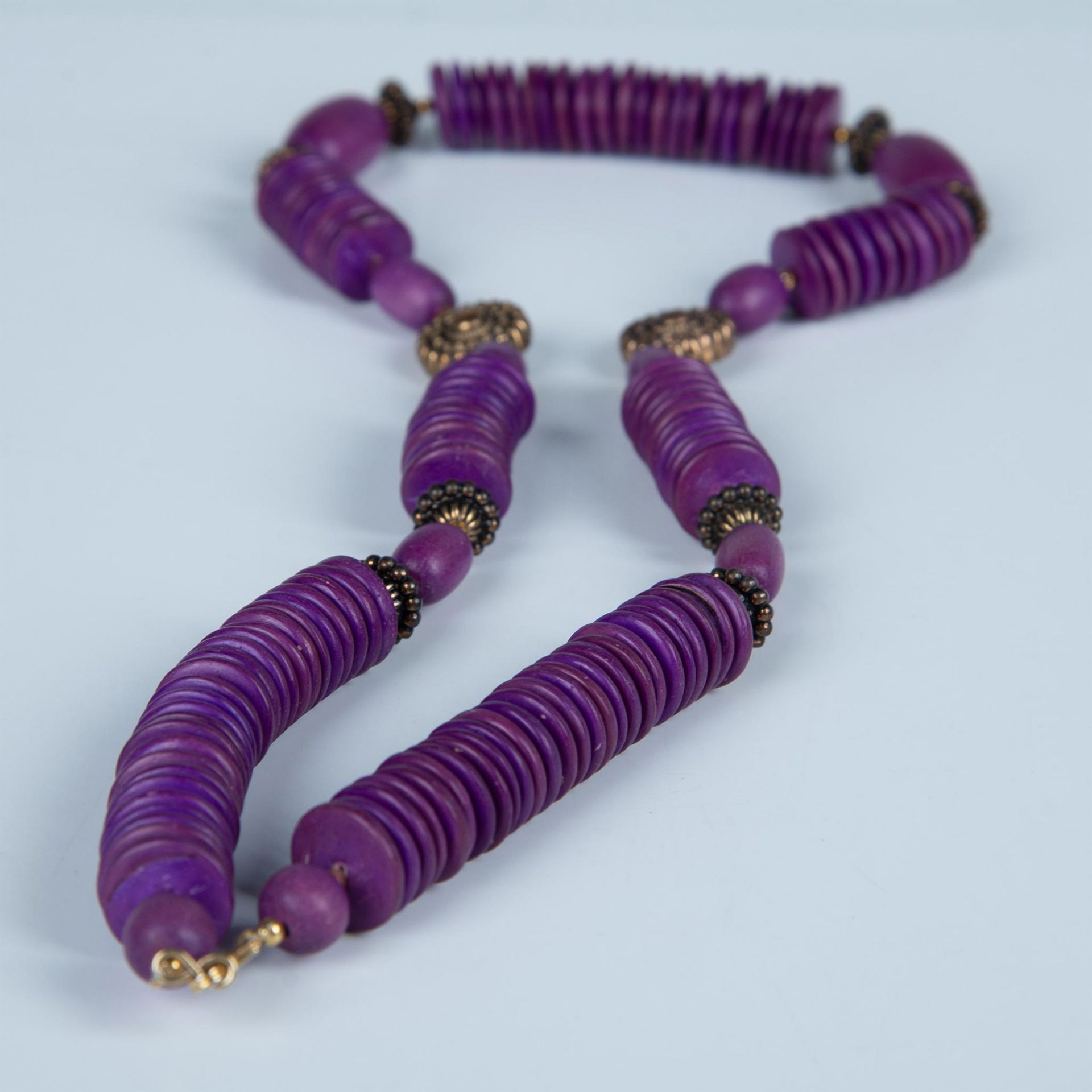 Beautiful Gold and Copper Tone Purple Wood Bead Necklace - Image 3 of 3