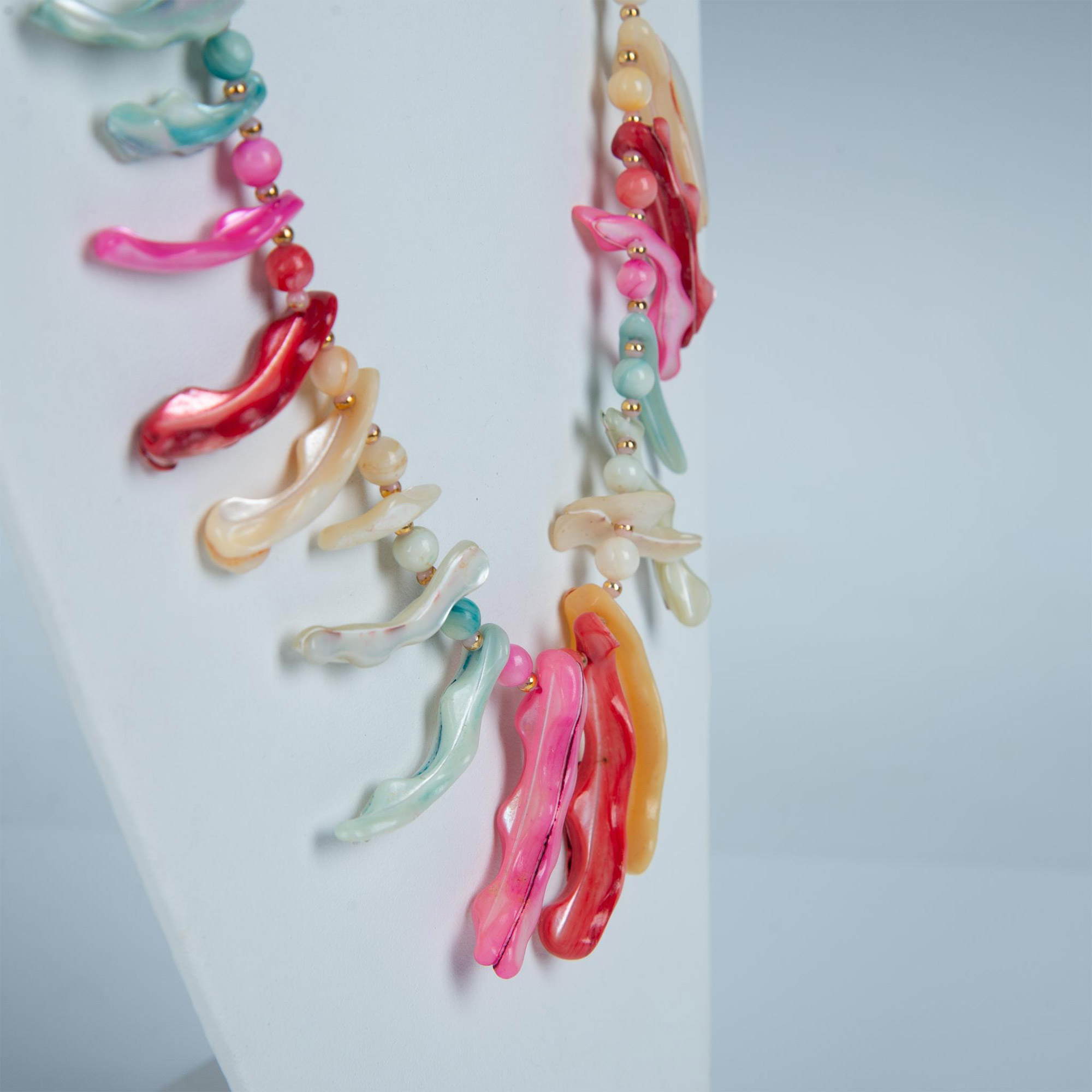 Pastel Beads and Shell Fragments Necklace - Image 2 of 3