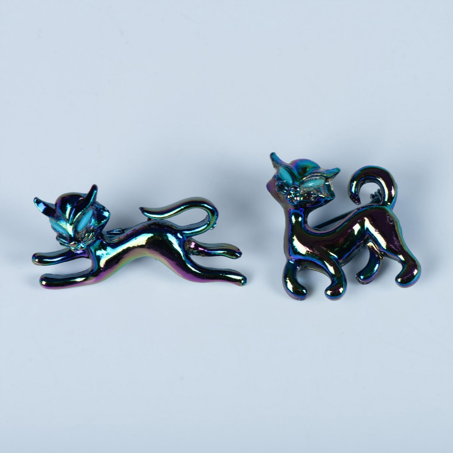2pc Cute Colorful Iridescent Metal Cat Pins - Bild 2 aus 5