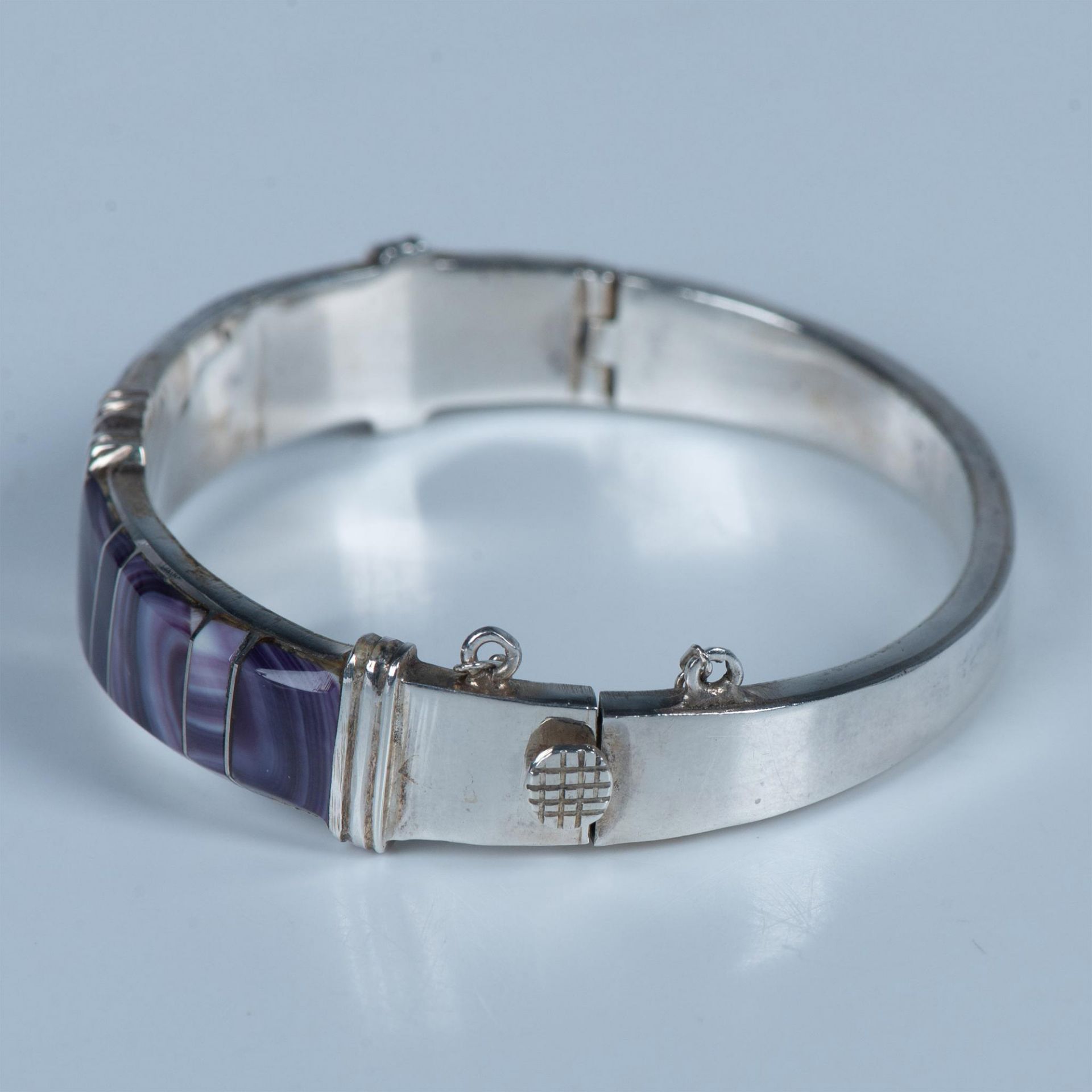 Native American Sterling Silver & Wampum Inlay Bracelet - Image 2 of 6