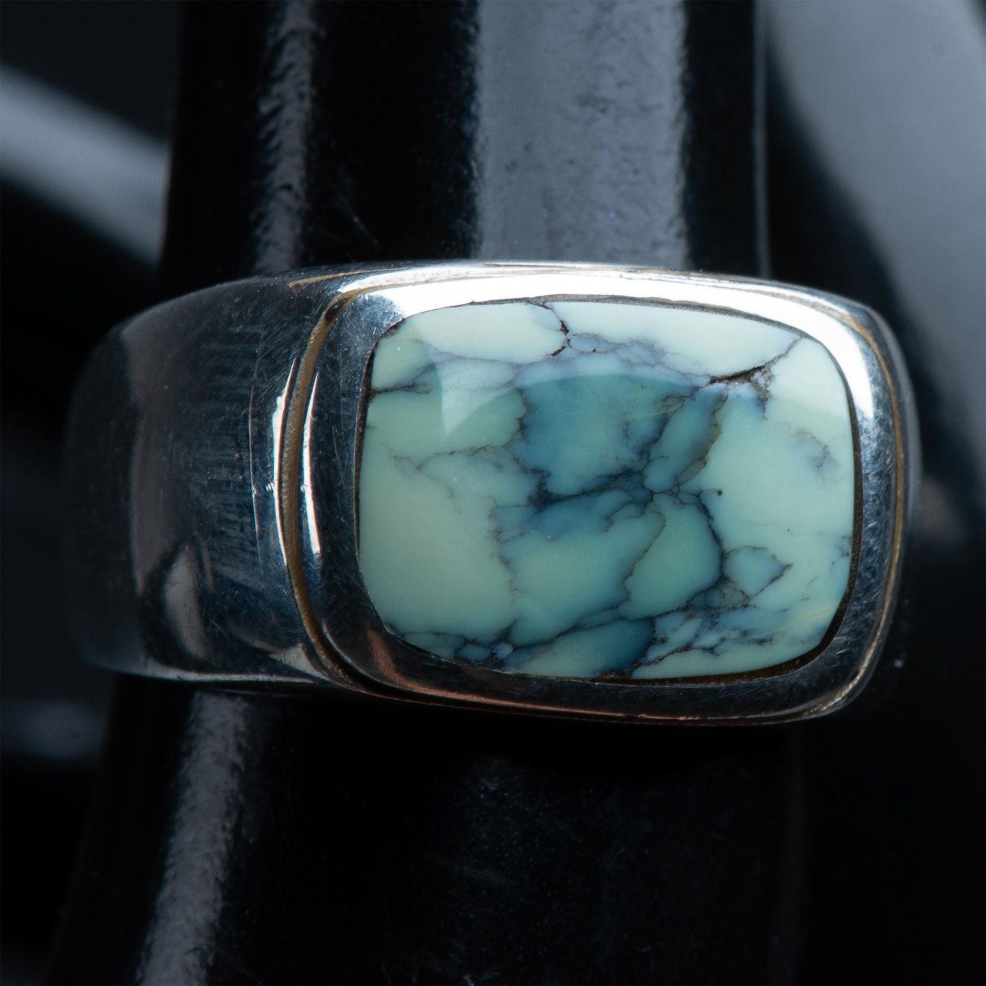 Unique Sterling Silver & Turquoise Flat Band Ring - Image 6 of 6