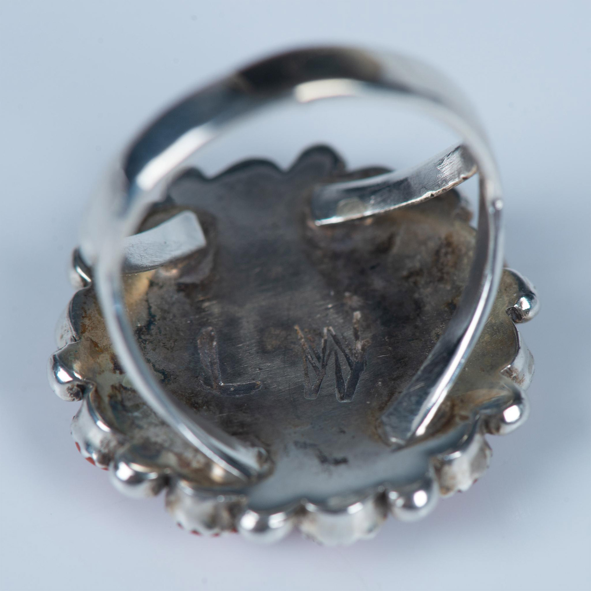 Native American Sterling Silver & Coral Flower Ring - Image 6 of 6