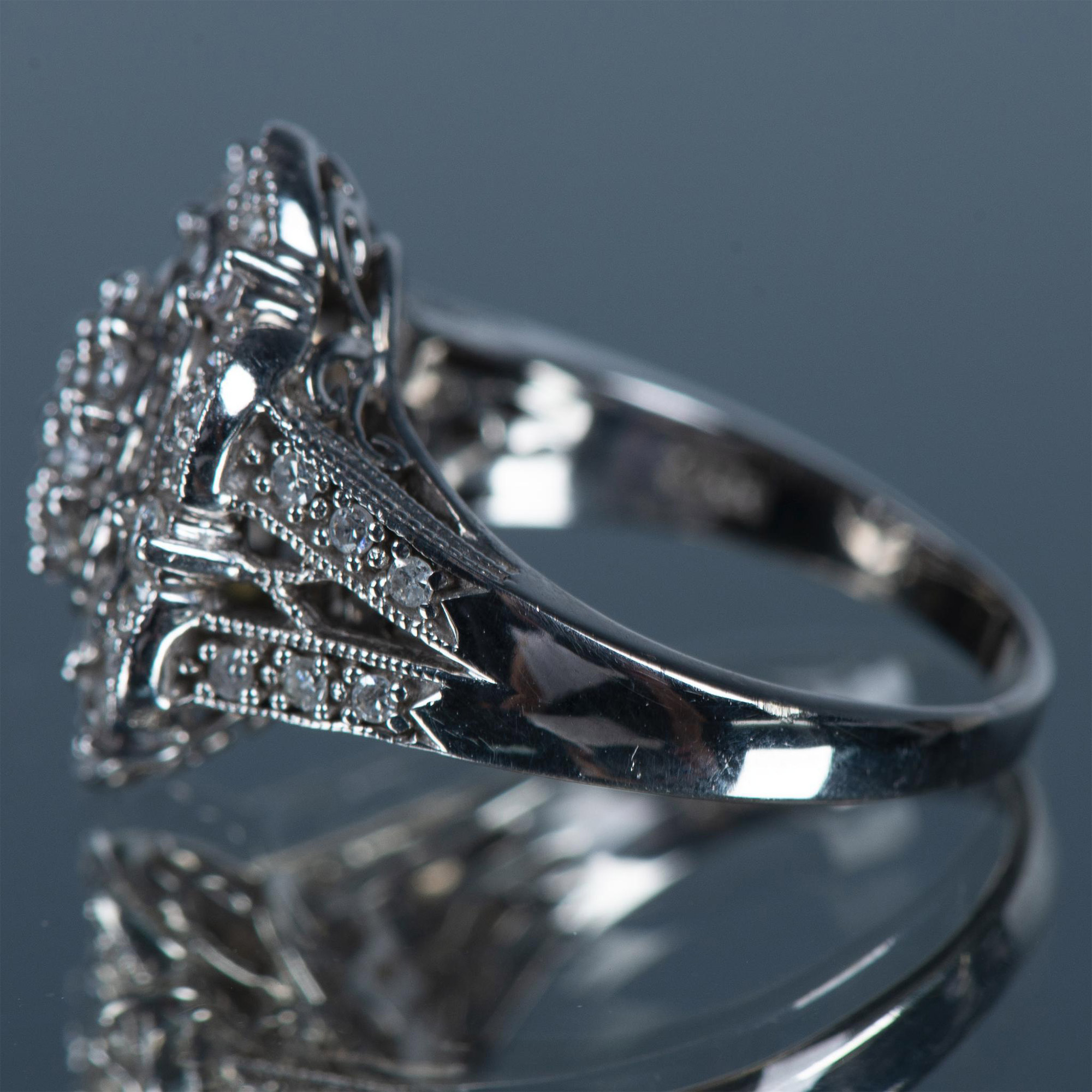 Sparkling 14K White Gold & Diamond Ring - Image 3 of 14