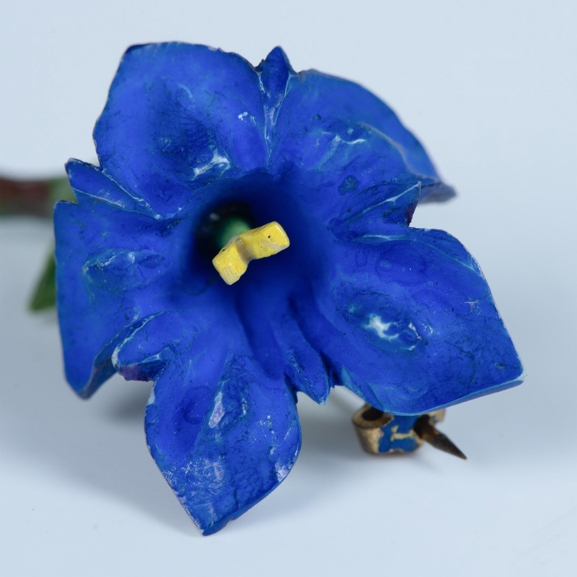 2pc 1940's Blue Flower Screw-Back Earrings and Brooch - Image 3 of 4