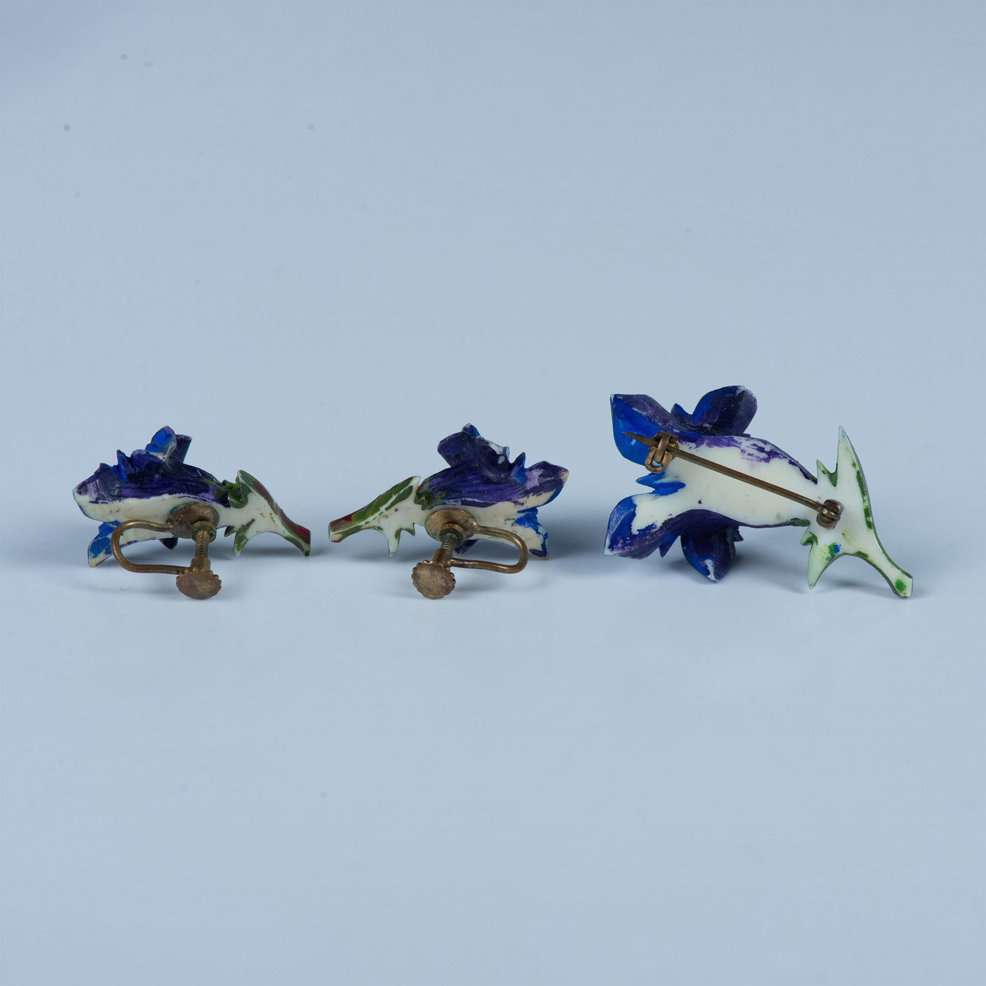 2pc 1940's Blue Flower Screw-Back Earrings and Brooch - Image 2 of 4