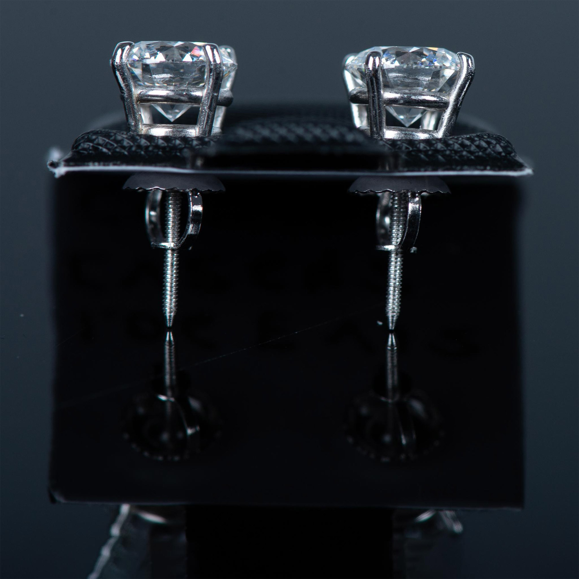 Stunning 14K White Gold and Lab Diamond Earrings - Image 3 of 6