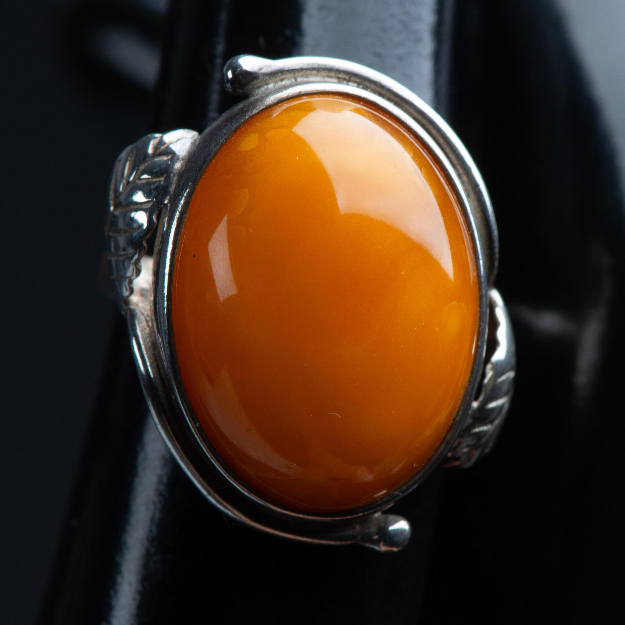 Gorgeous Baltic Amber & Sterling Silver Ring - Image 5 of 6