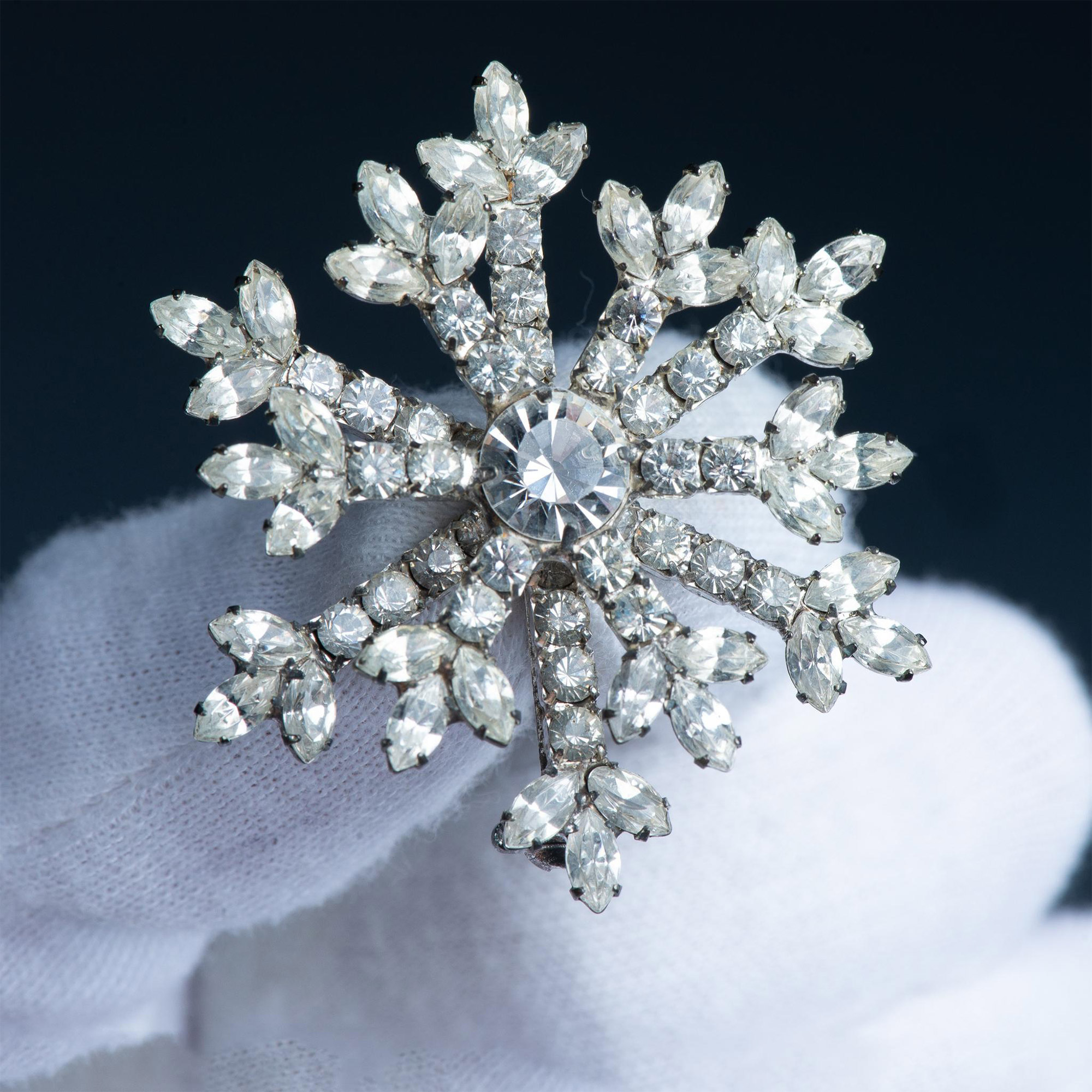Cute Sparkling Rhinestone Snowflake Brooch Pin - Image 2 of 4