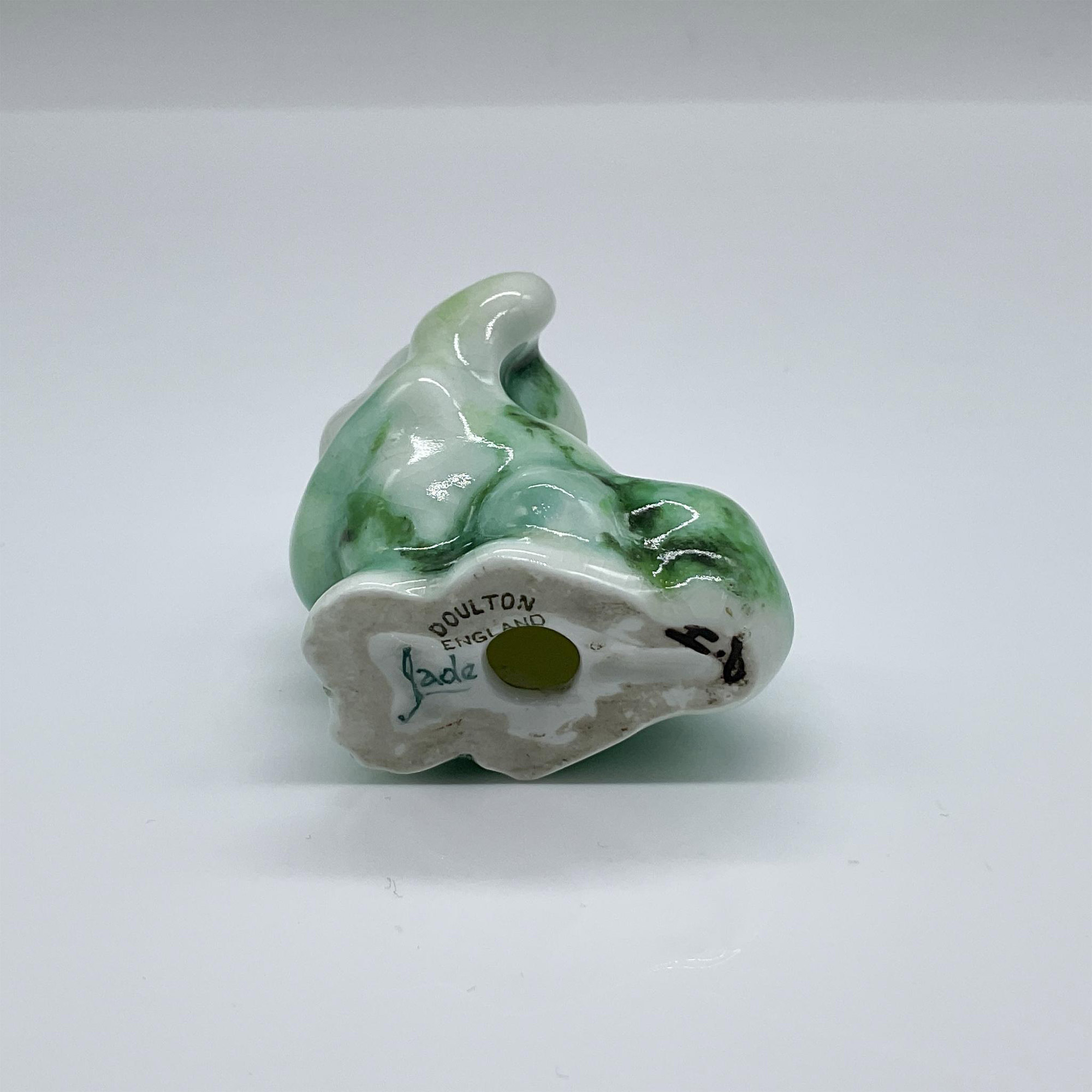 Doulton Chinese Jade Figurine, Pekinese Puppy Seated HN832 - Image 4 of 4