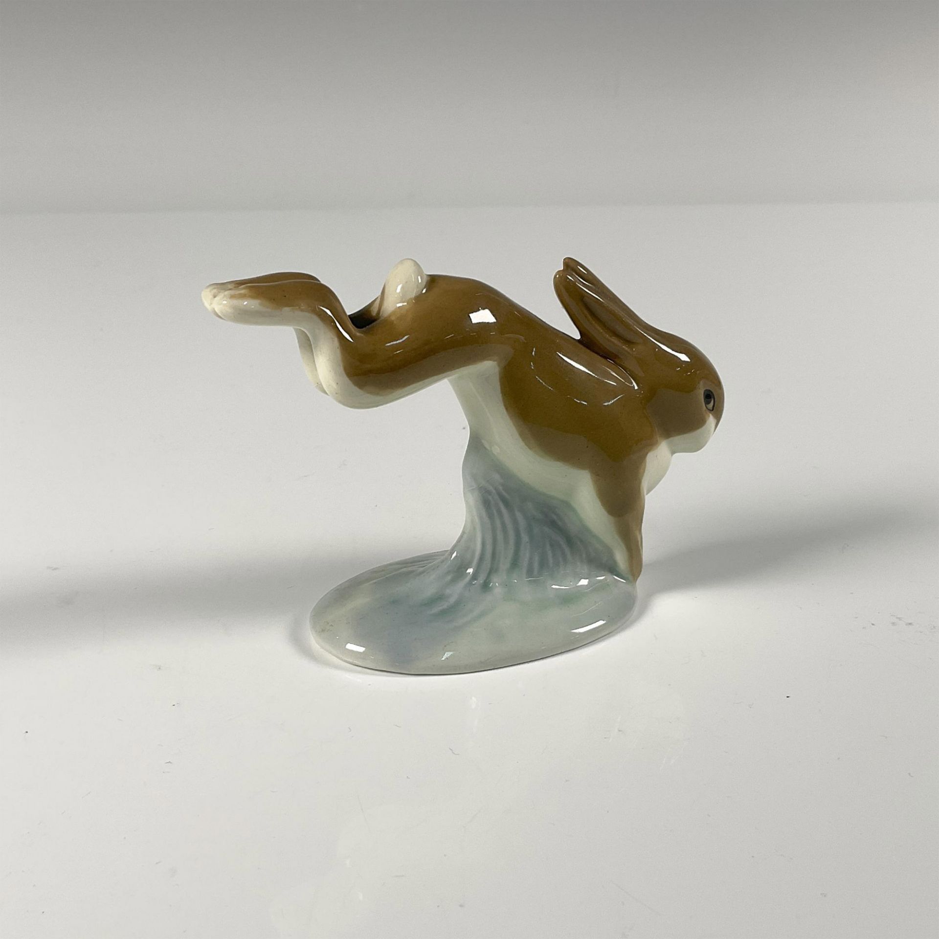 Midminter Porcelain Figurine, Leaping Rabbit - Image 2 of 3