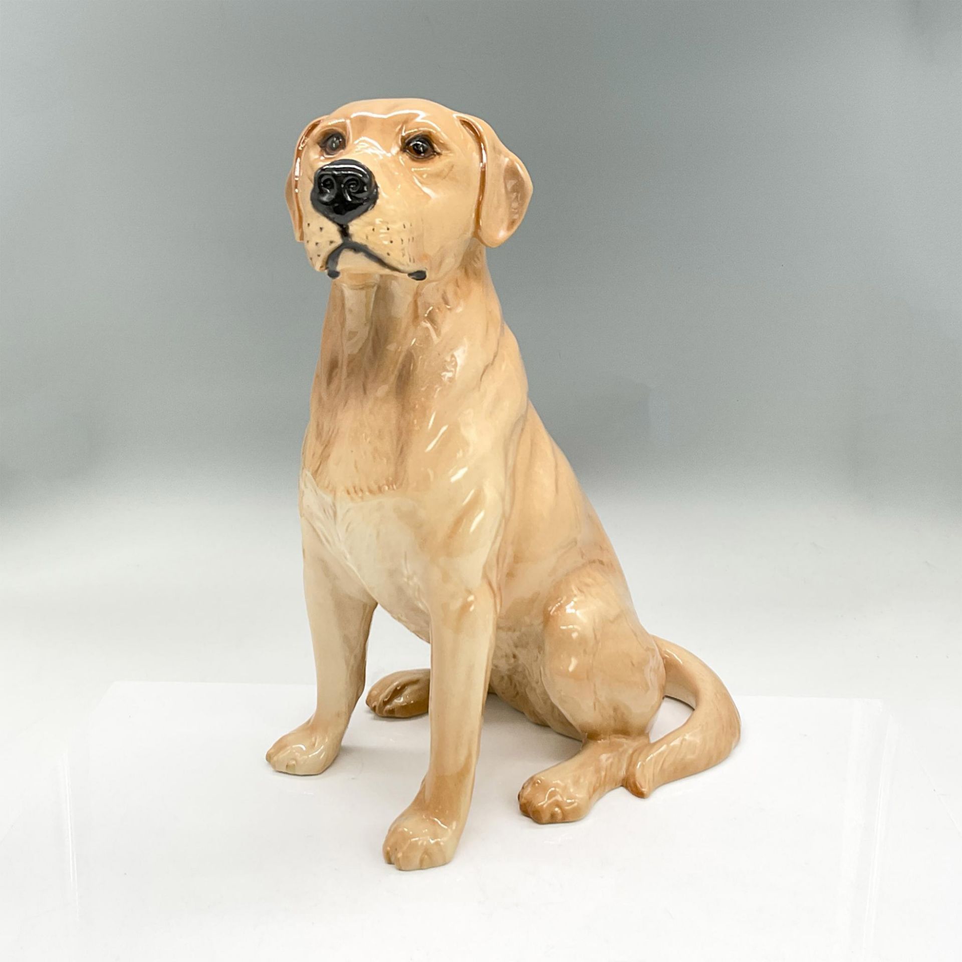Golden Labrador Seated - DA86 - Royal Doulton Animal Figurine