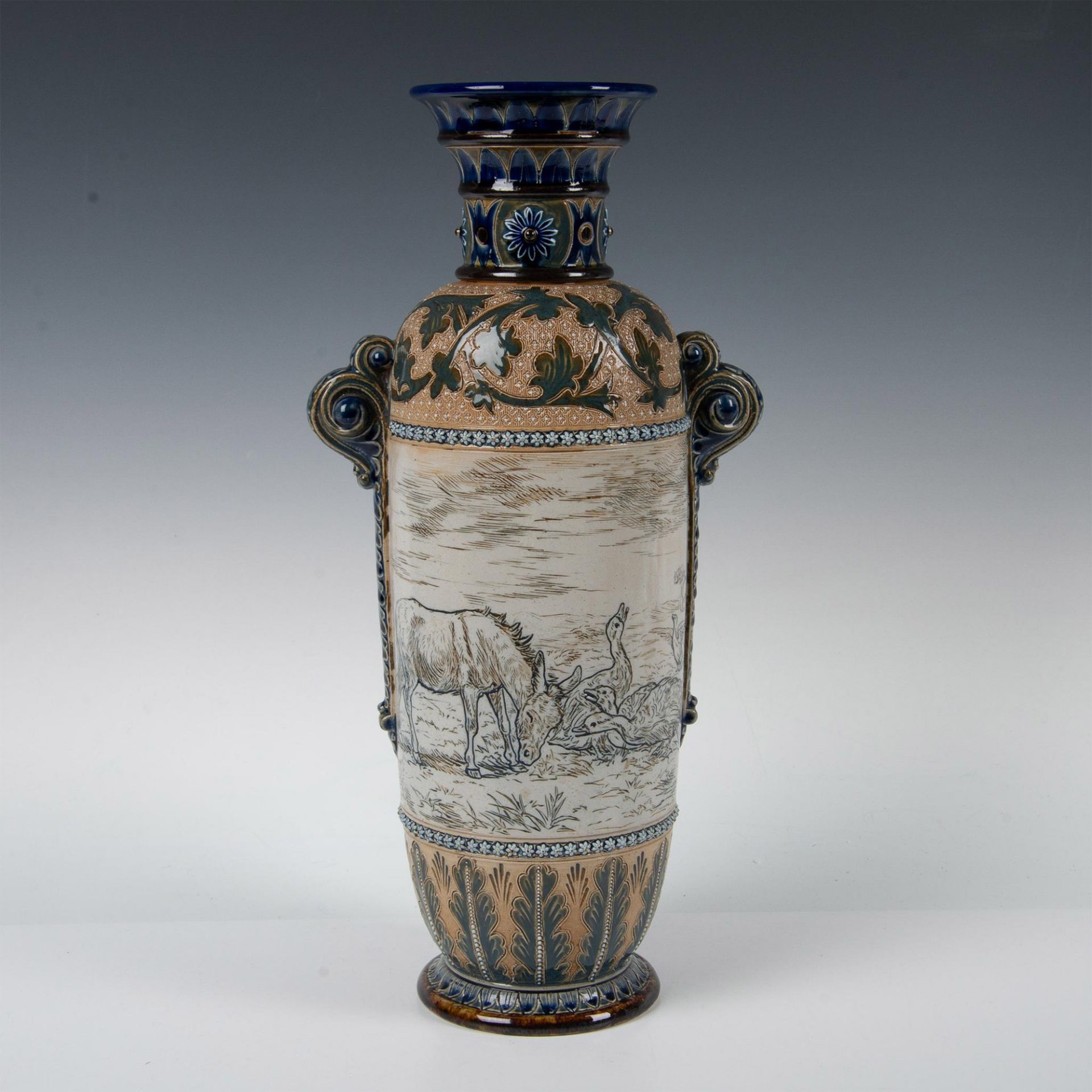 Doulton Lambeth Hannah Barlow Stoneware Vase - Bild 3 aus 7