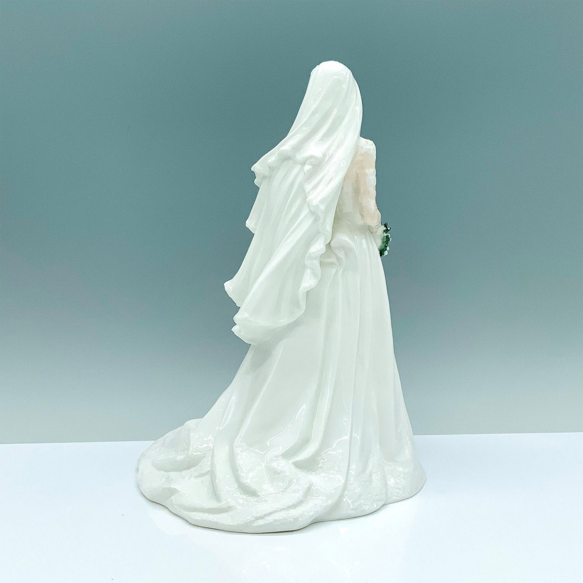 Limited Ed. The Figurine Collective Figure, Kate Middleton - Image 2 of 3