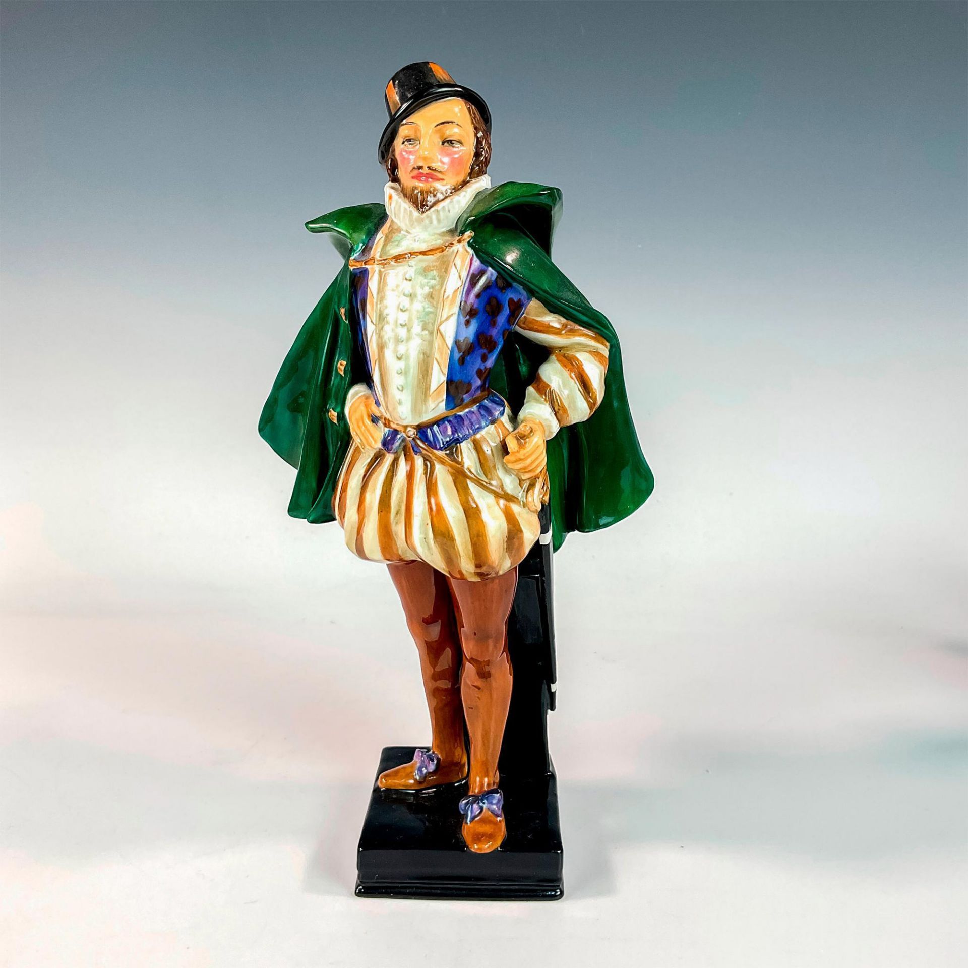 Sir Walter Raleigh - HN1742 - Royal Doulton Figurine