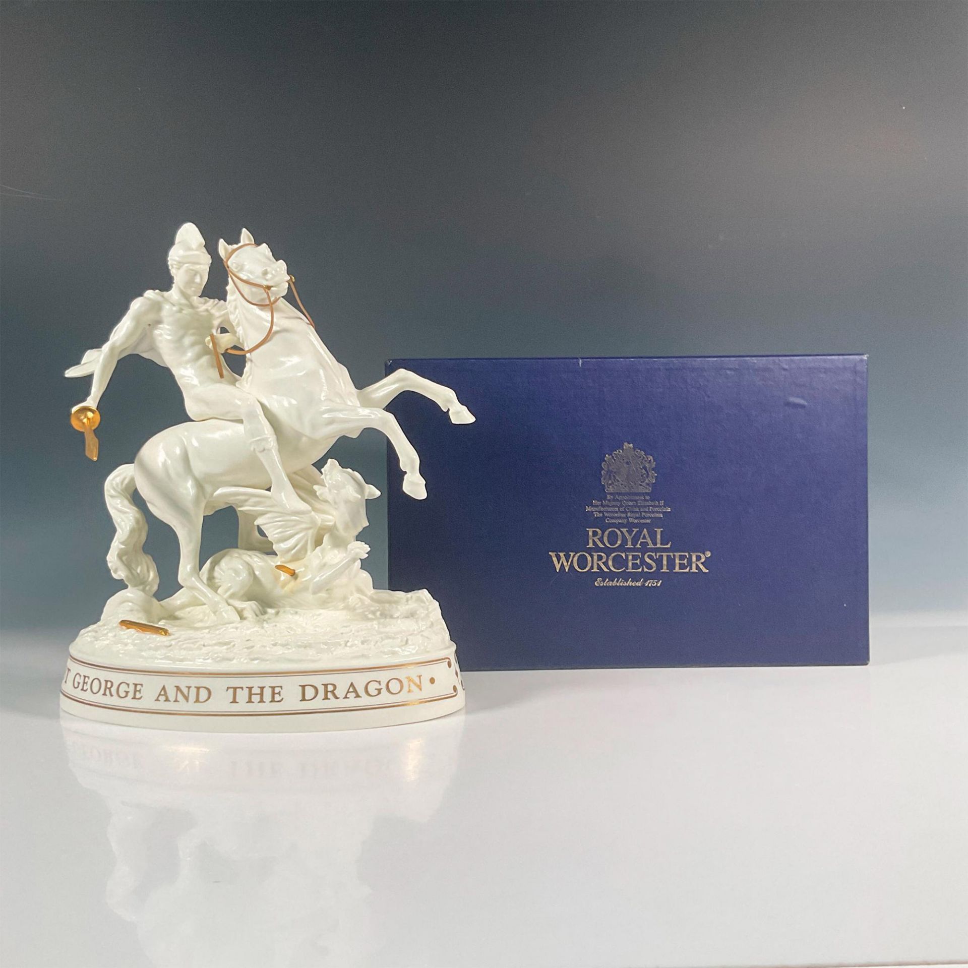 Royal Worcester Figurine, St. George and The Dragon - Bild 7 aus 7