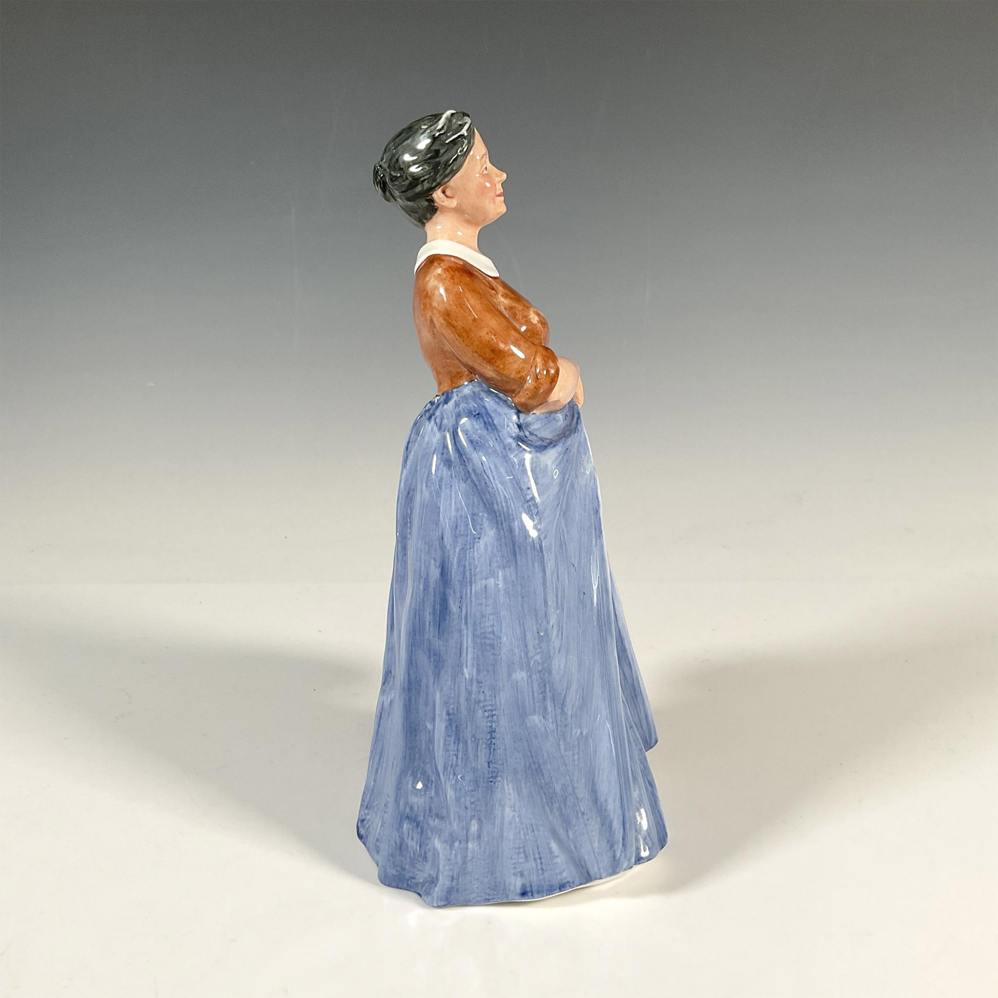 Farmer's Wife HN3164 - Royal Doulton Figurine - Image 2 of 5