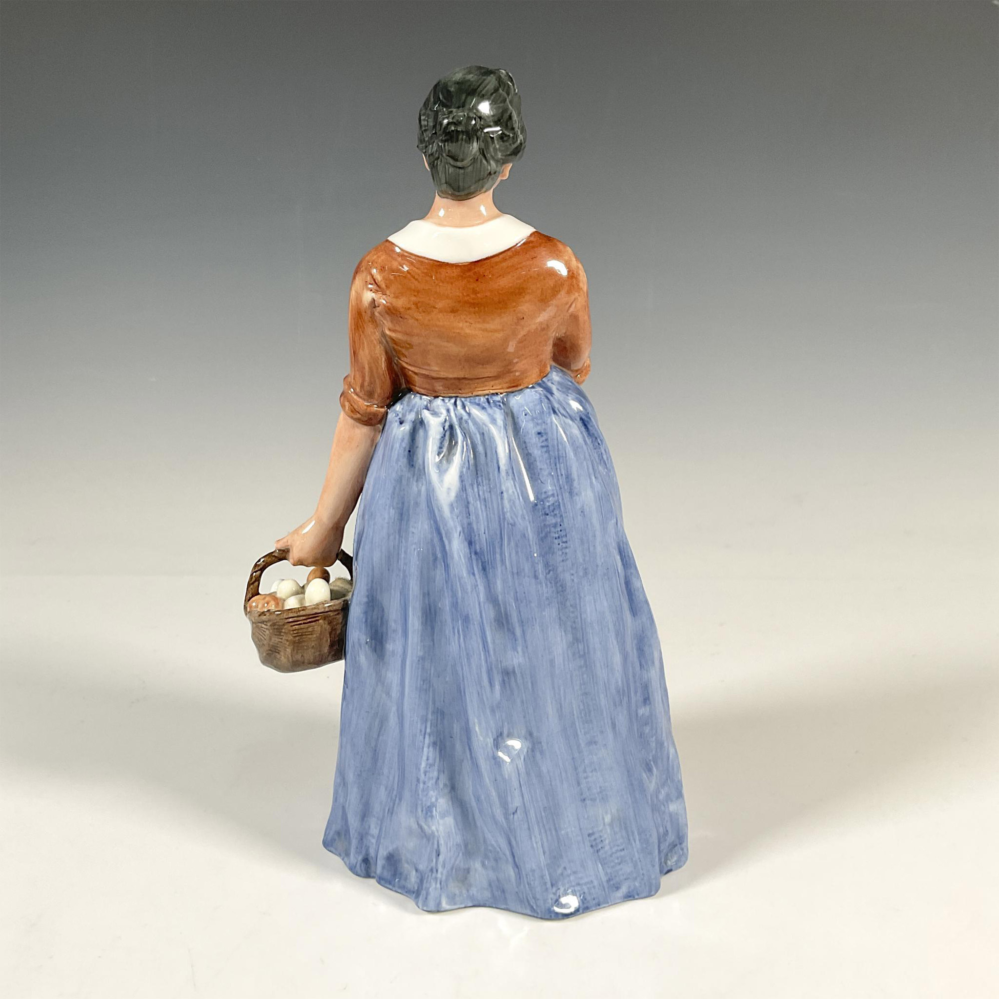Farmer's Wife HN3164 - Royal Doulton Figurine - Image 3 of 5