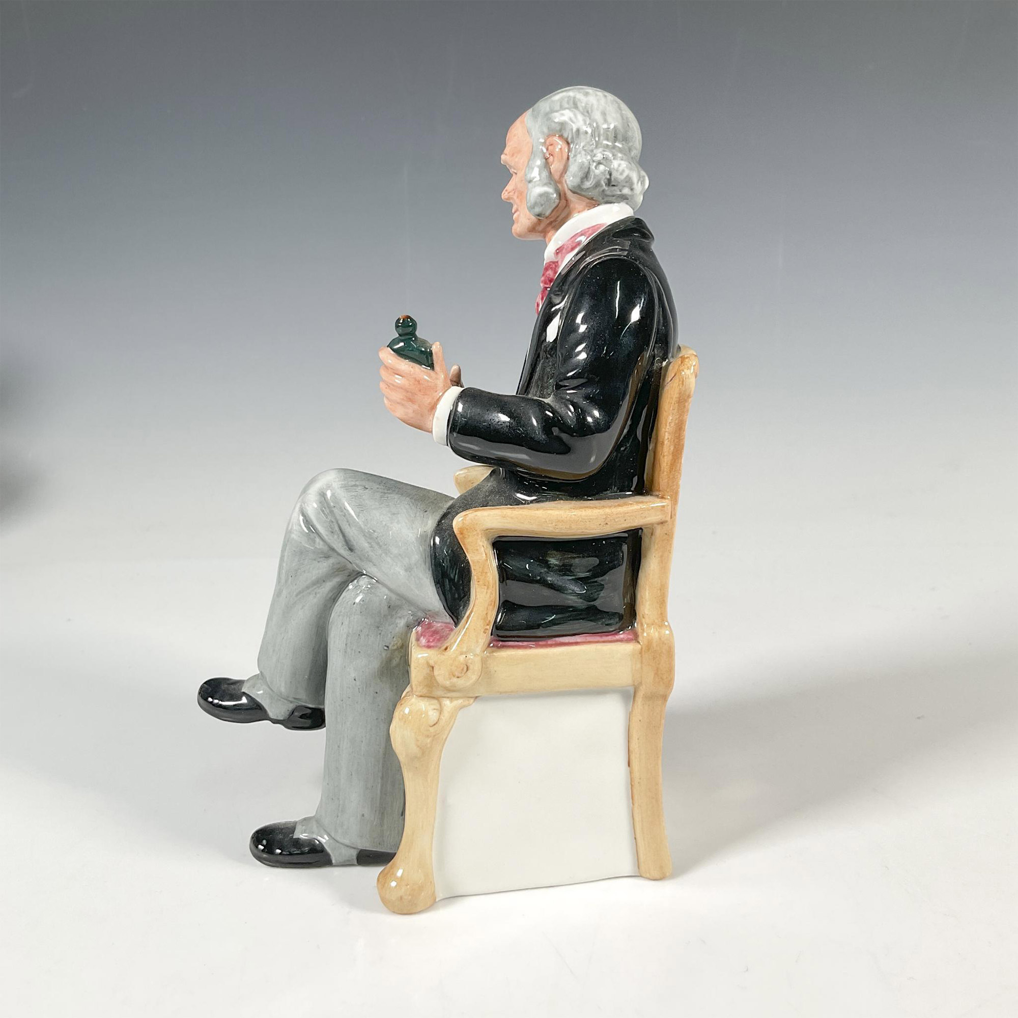 Doctor HN2858 - Royal Doulton Figurine - Image 4 of 5
