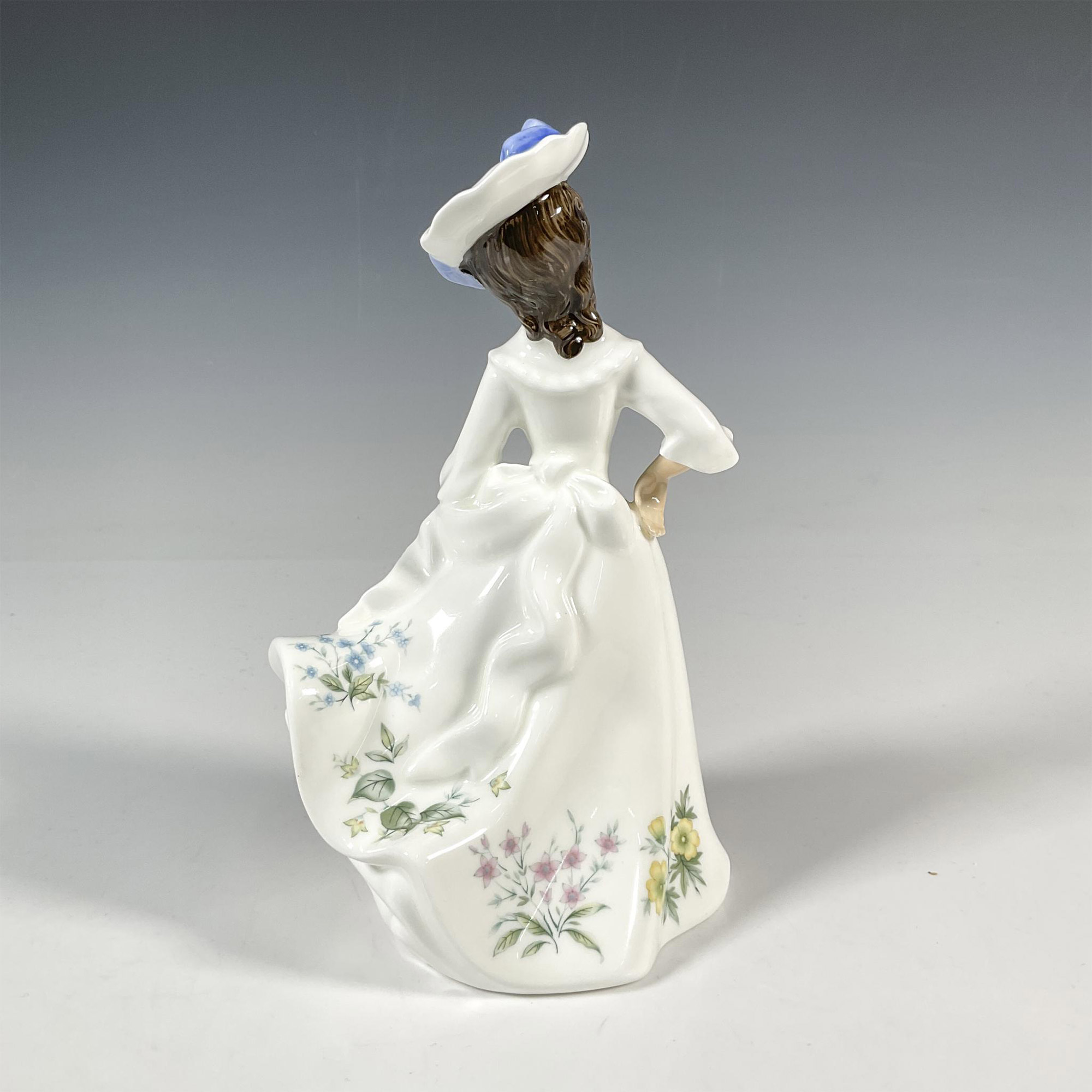 Adele HN2480 - Royal Doulton Figurine - Image 4 of 5